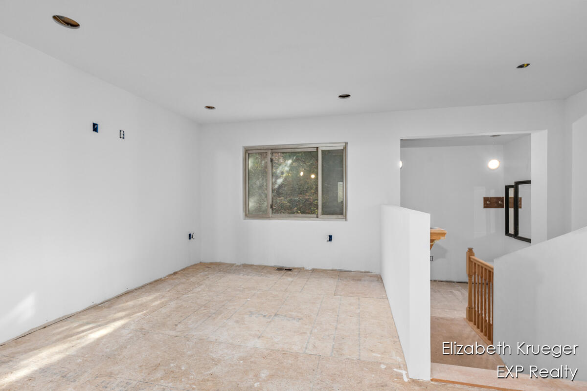 8945 Vergennes Street SE Ada MI 49301