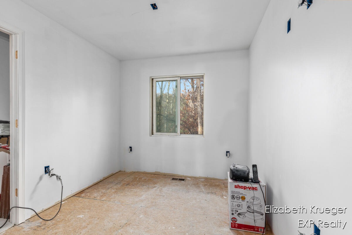 8945 Vergennes Street SE Ada MI 49301