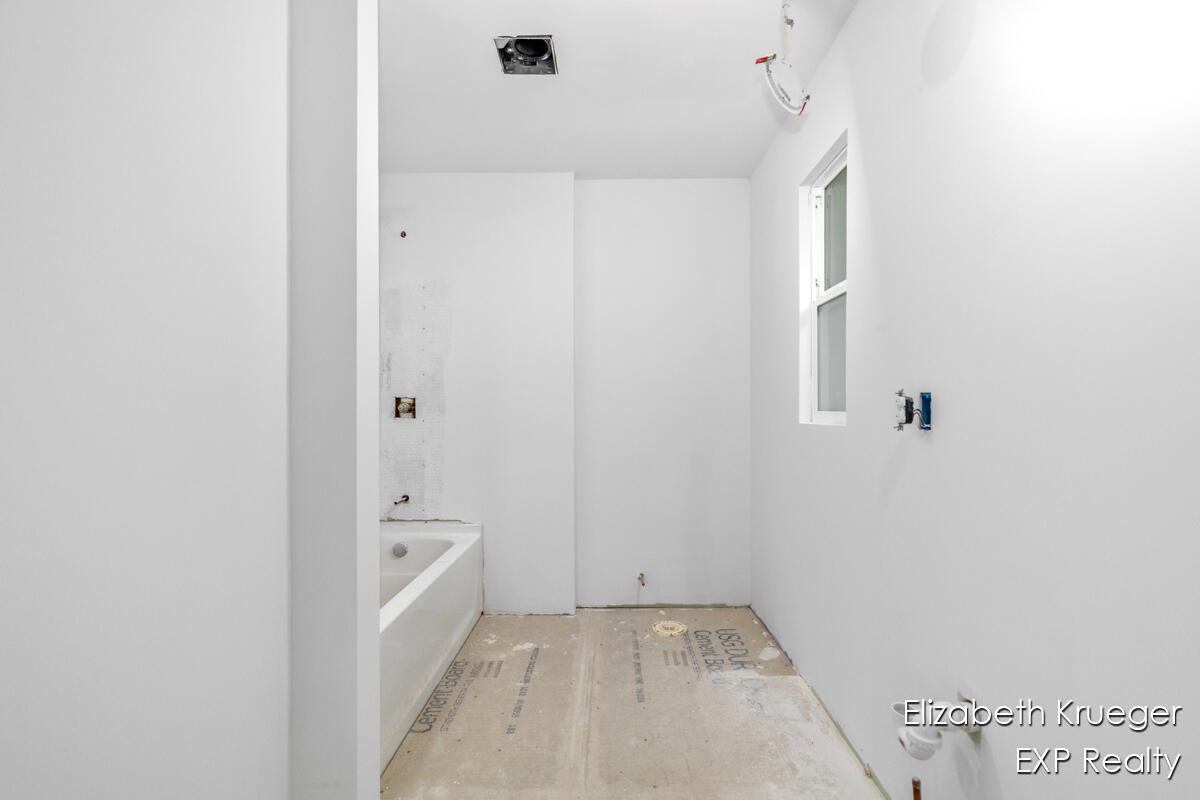 8945 Vergennes Street SE Ada MI 49301