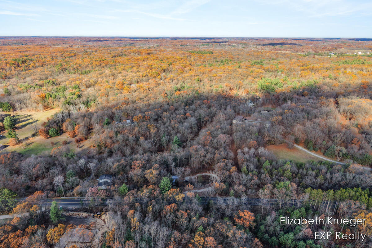 8945 Vergennes Street SE Ada MI 49301