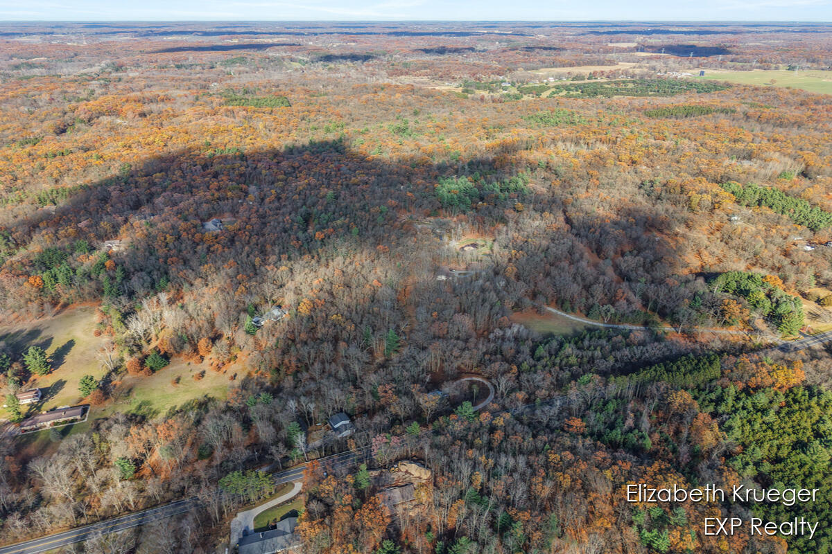 8945 Vergennes Street SE Ada MI 49301