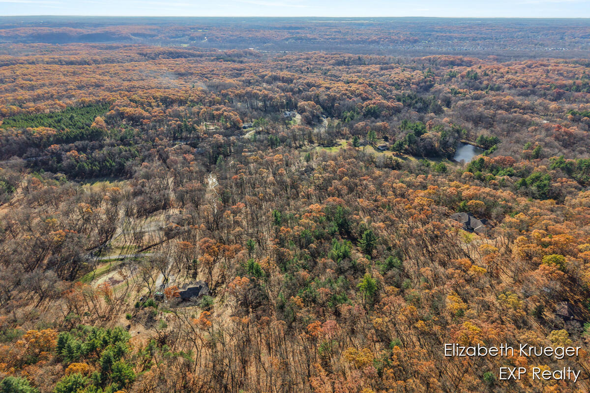 8945 Vergennes Street SE Ada MI 49301