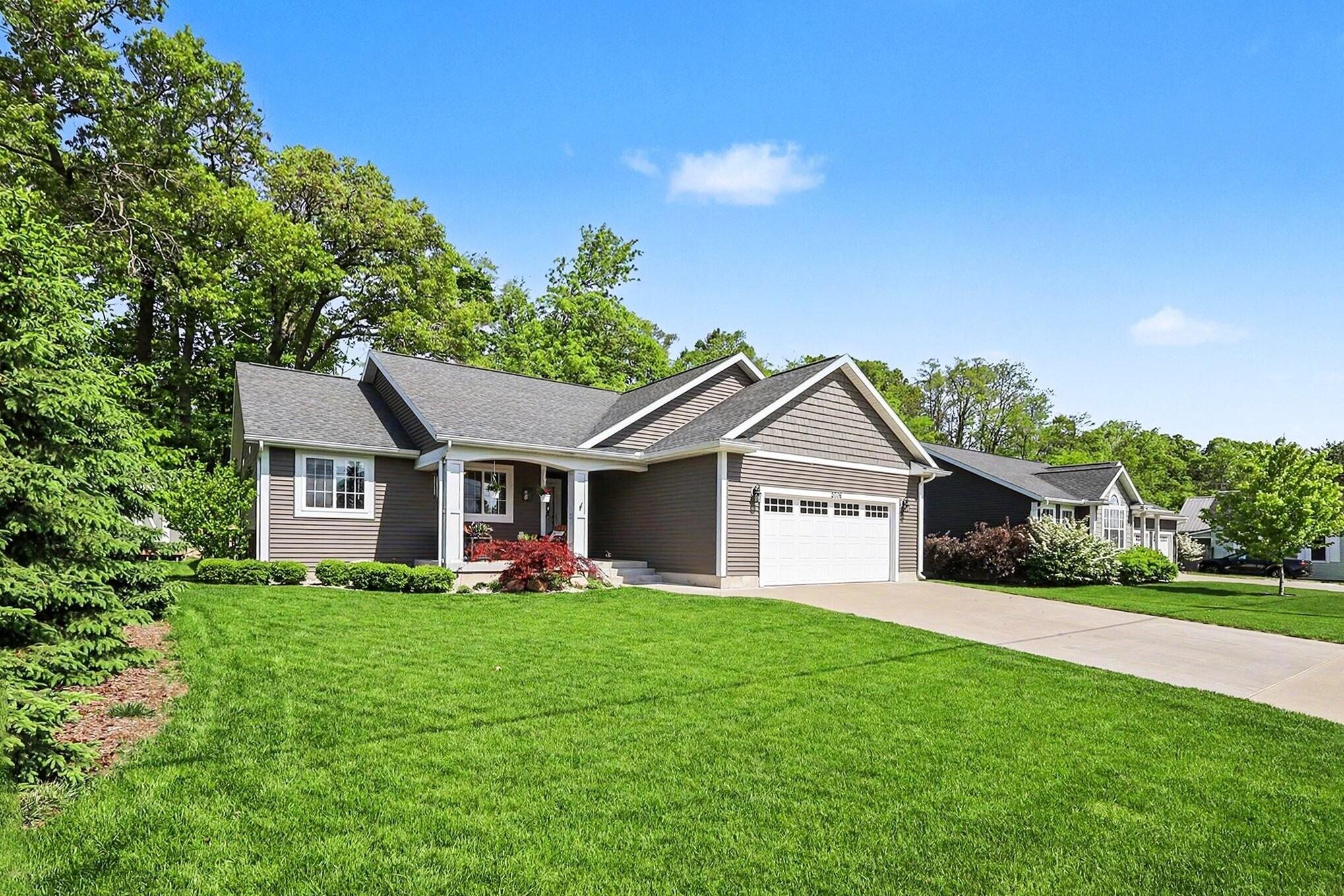 2006 Lake Avenue Muskegon MI 49445