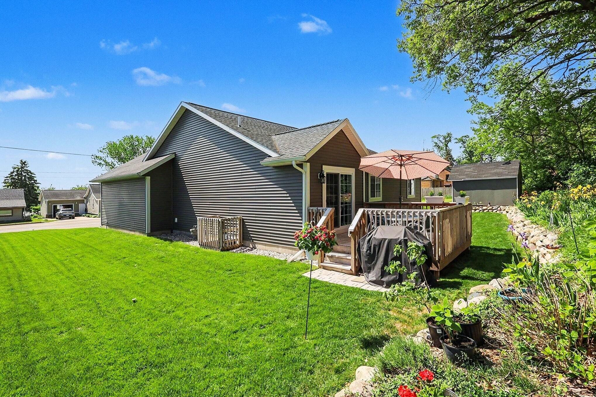 2006 Lake Avenue Muskegon MI 49445
