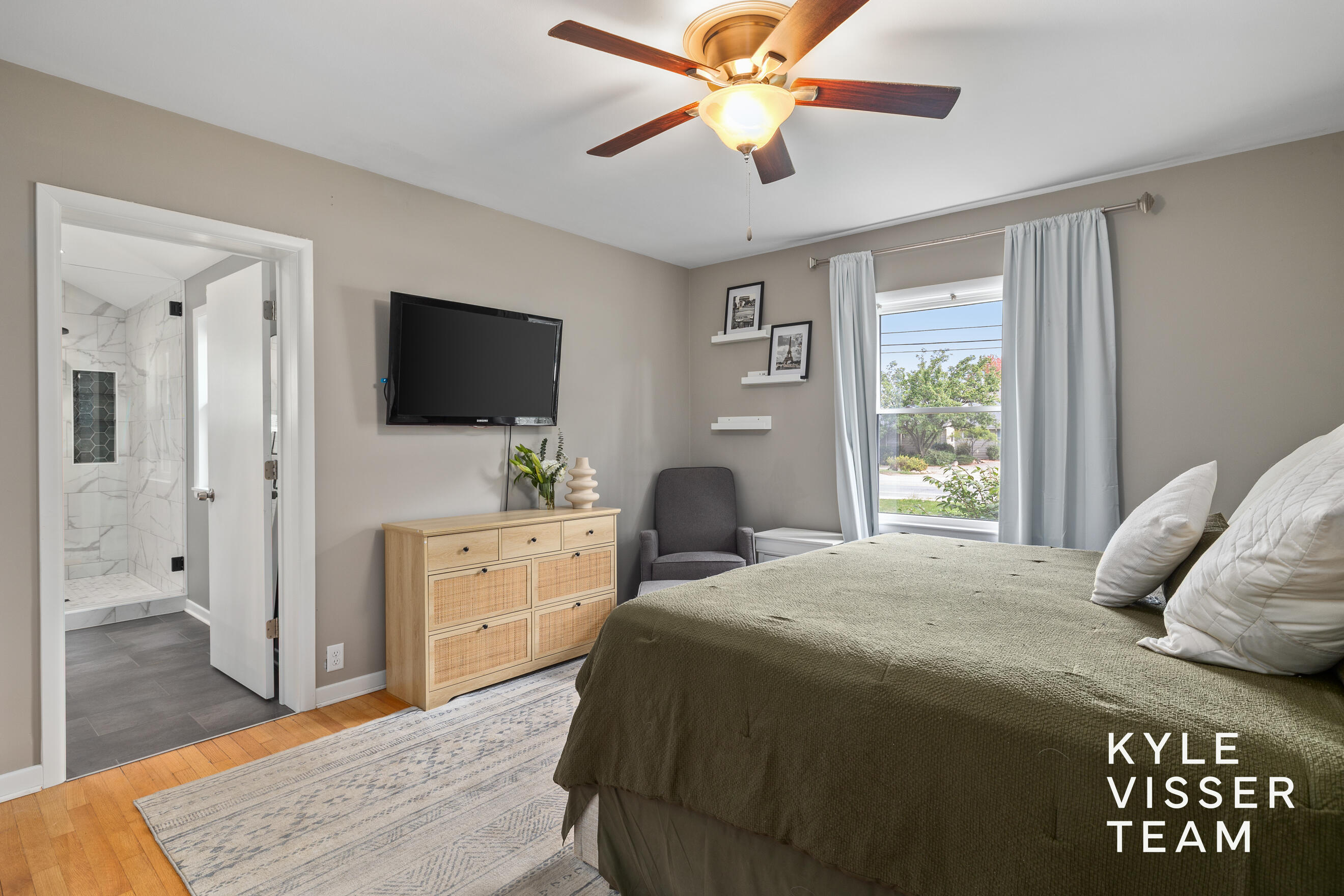 3030 Cascade Road SE East Grand Rapids MI 49506