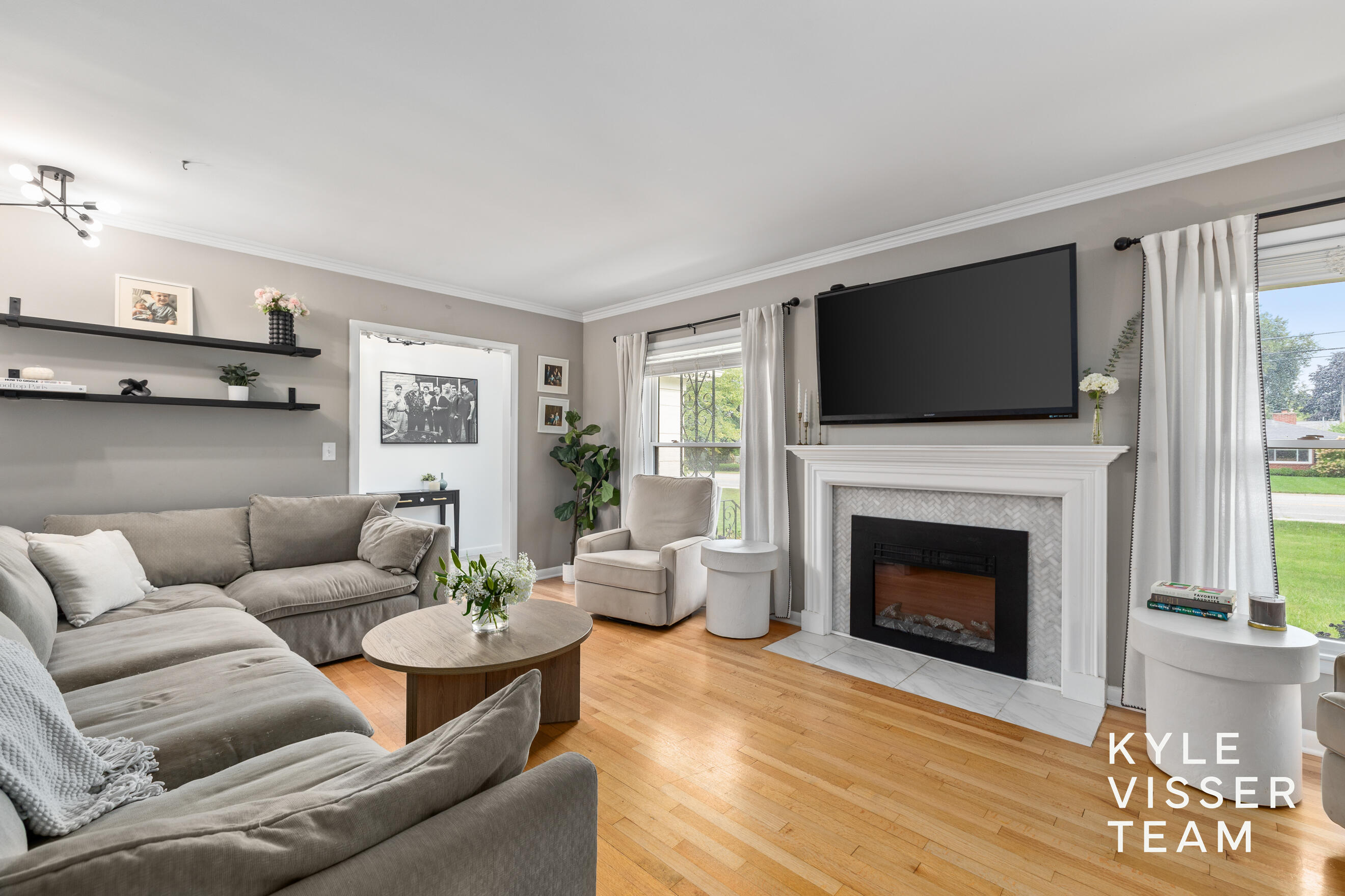3030 Cascade Road SE East Grand Rapids MI 49506