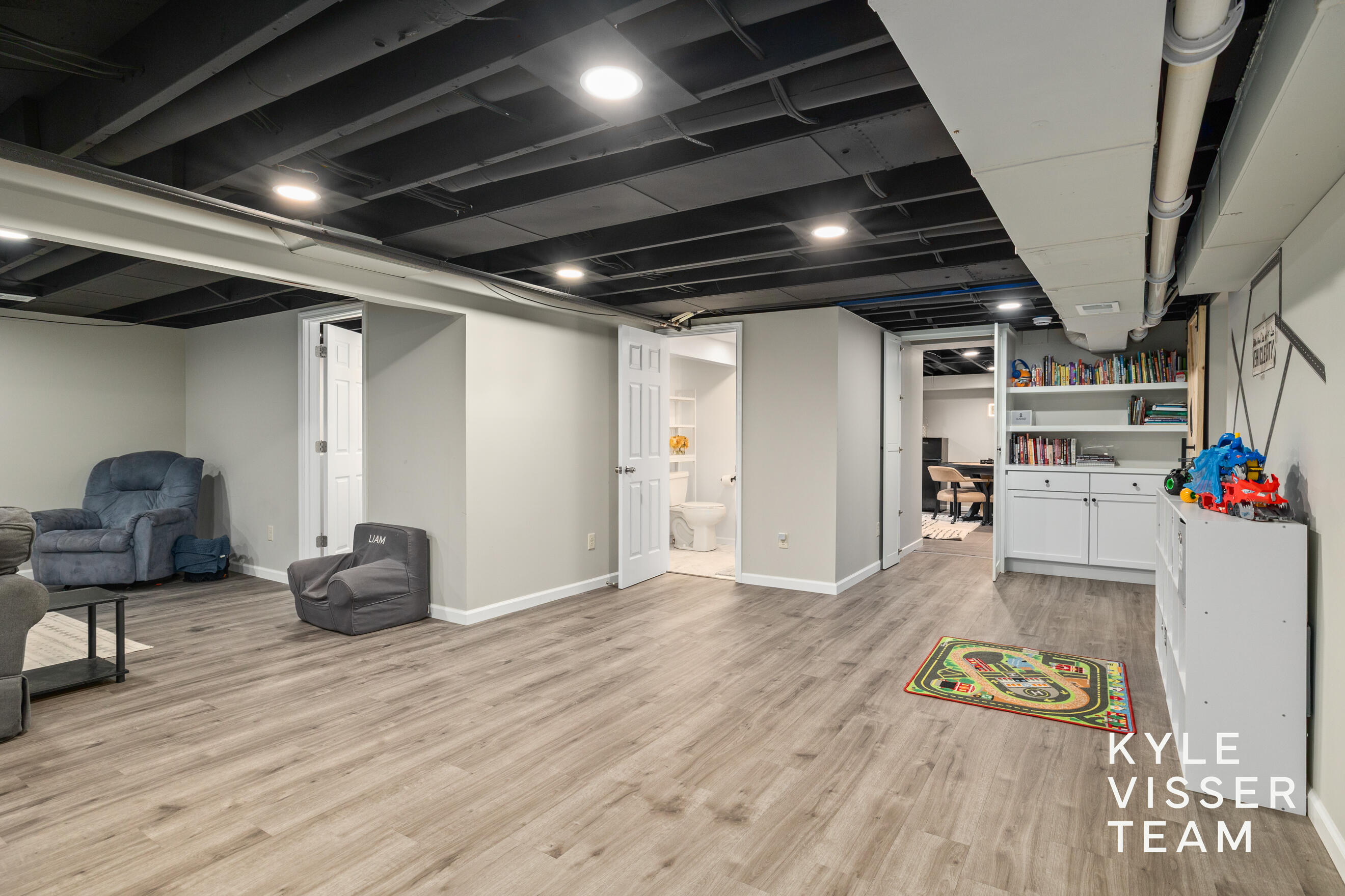 3030 Cascade Road SE East Grand Rapids MI 49506