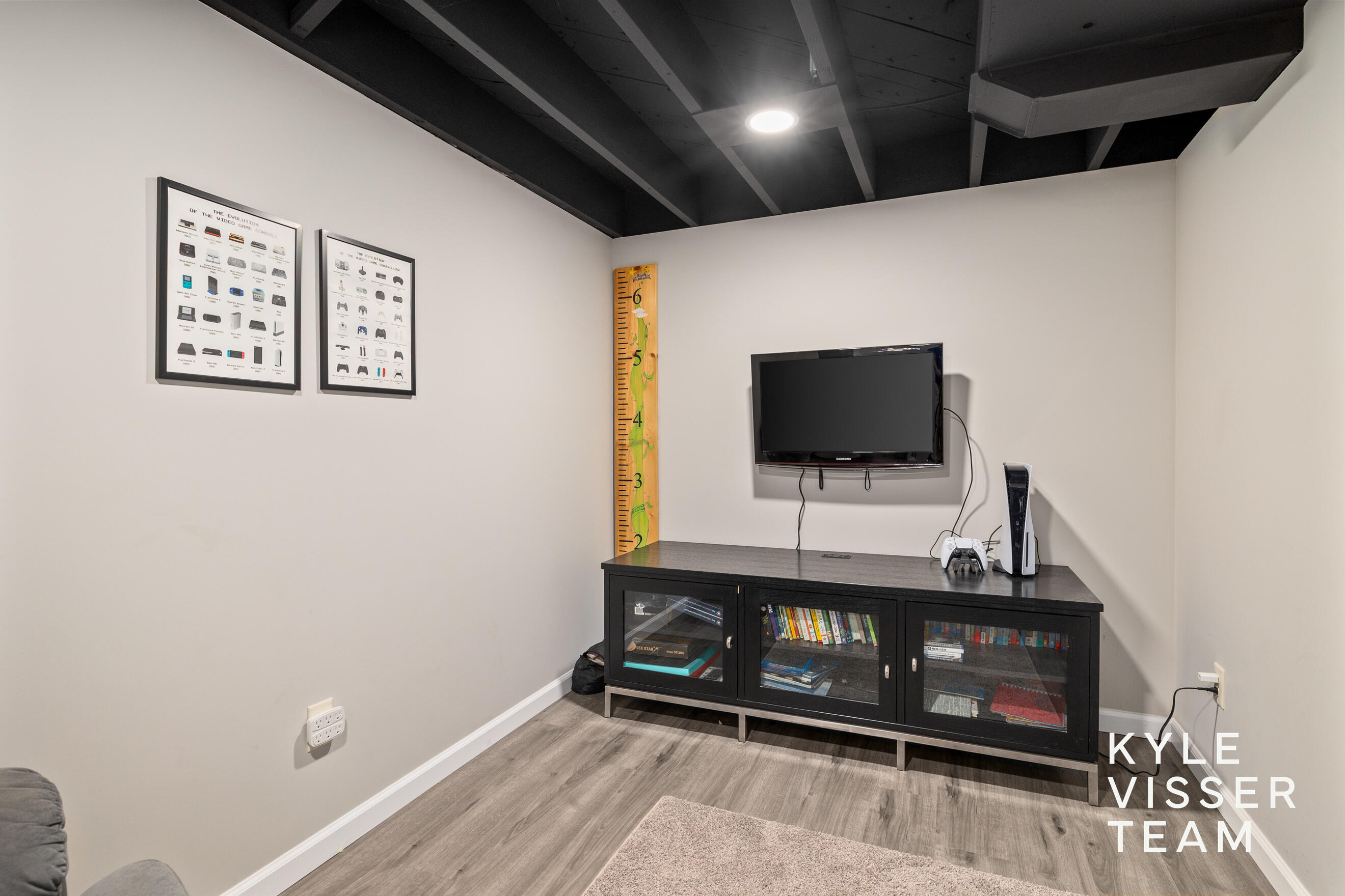 3030 Cascade Road SE East Grand Rapids MI 49506