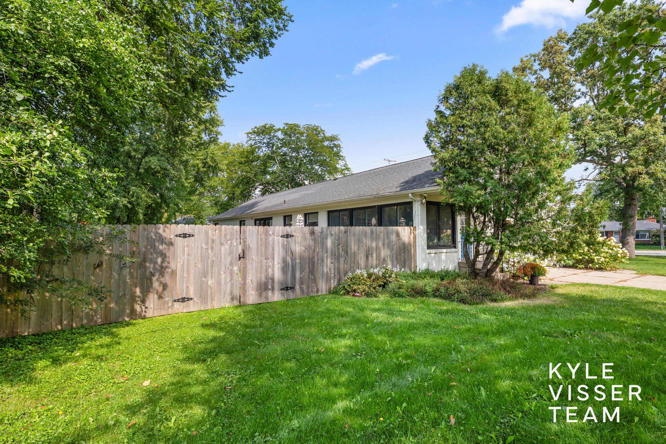 3030 Cascade Road SE East Grand Rapids MI 49506