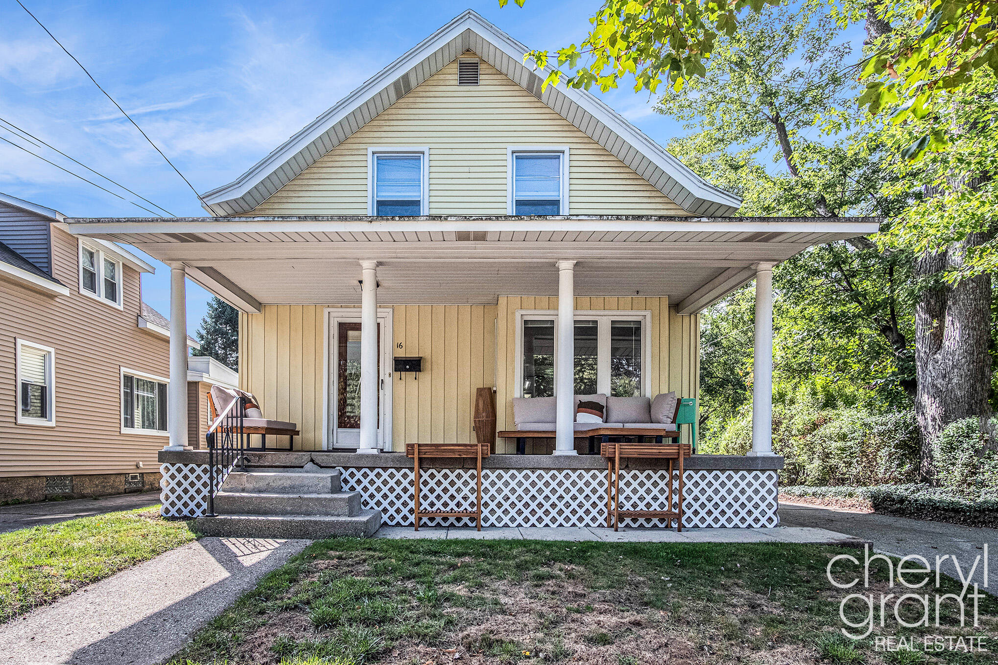 16 Graceland Street NE Grand Rapids MI 49505
