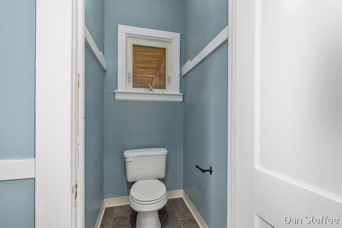 1010 Tamarack Avenue NW Grand Rapids MI 49504