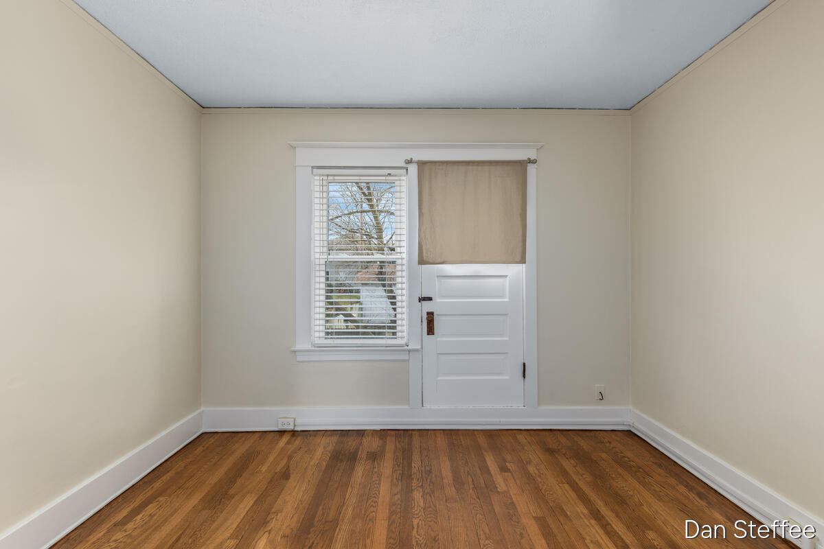 1010 Tamarack Avenue NW Grand Rapids MI 49504