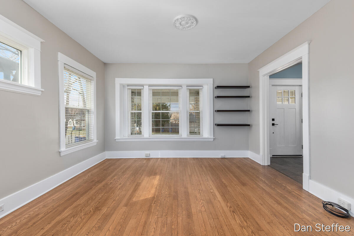 1010 Tamarack Avenue NW Grand Rapids MI 49504