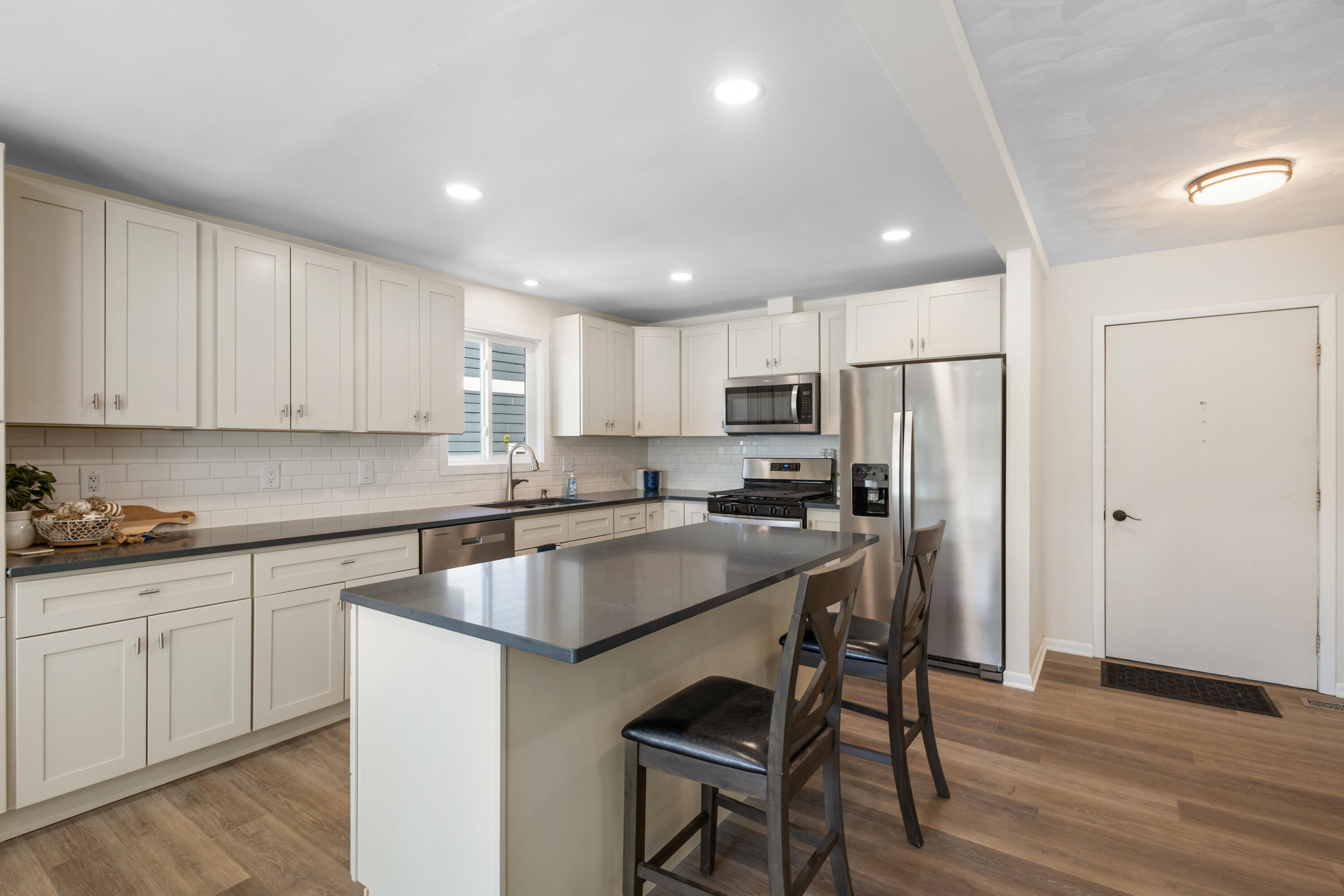 1304 N Eagle Lake Drive Kalamazoo MI 49009