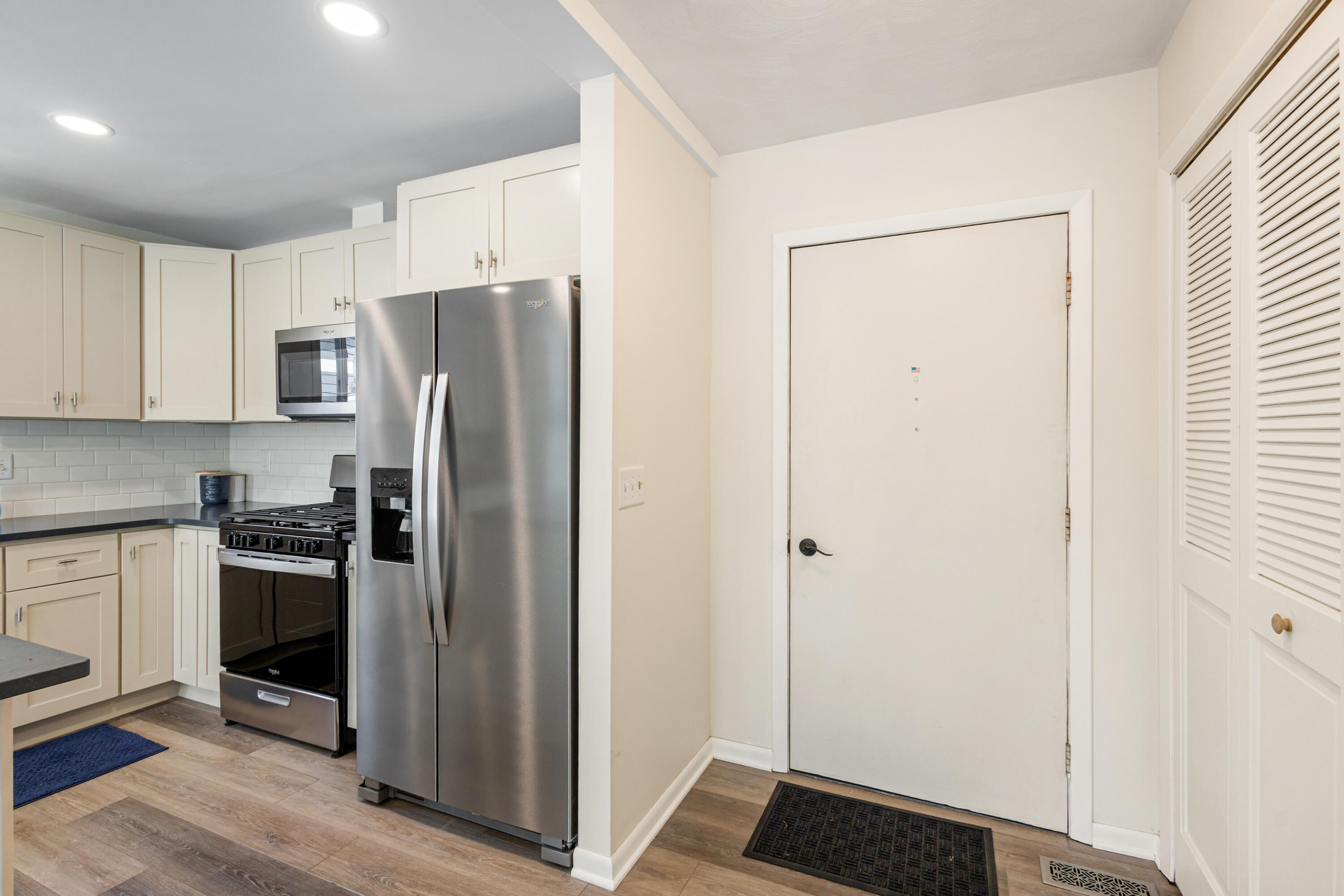 1304 N Eagle Lake Drive Kalamazoo MI 49009
