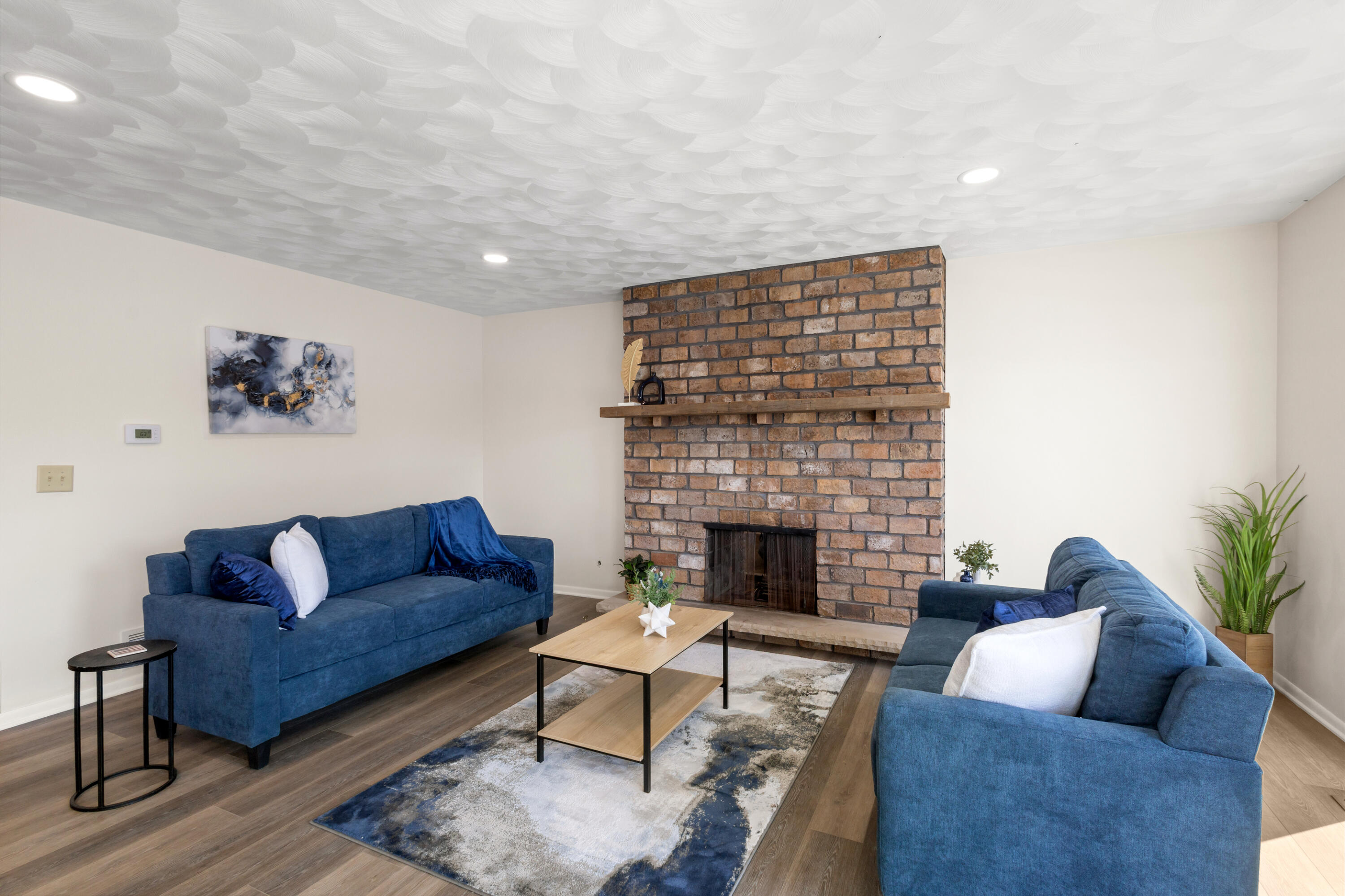 1304 N Eagle Lake Drive Kalamazoo MI 49009