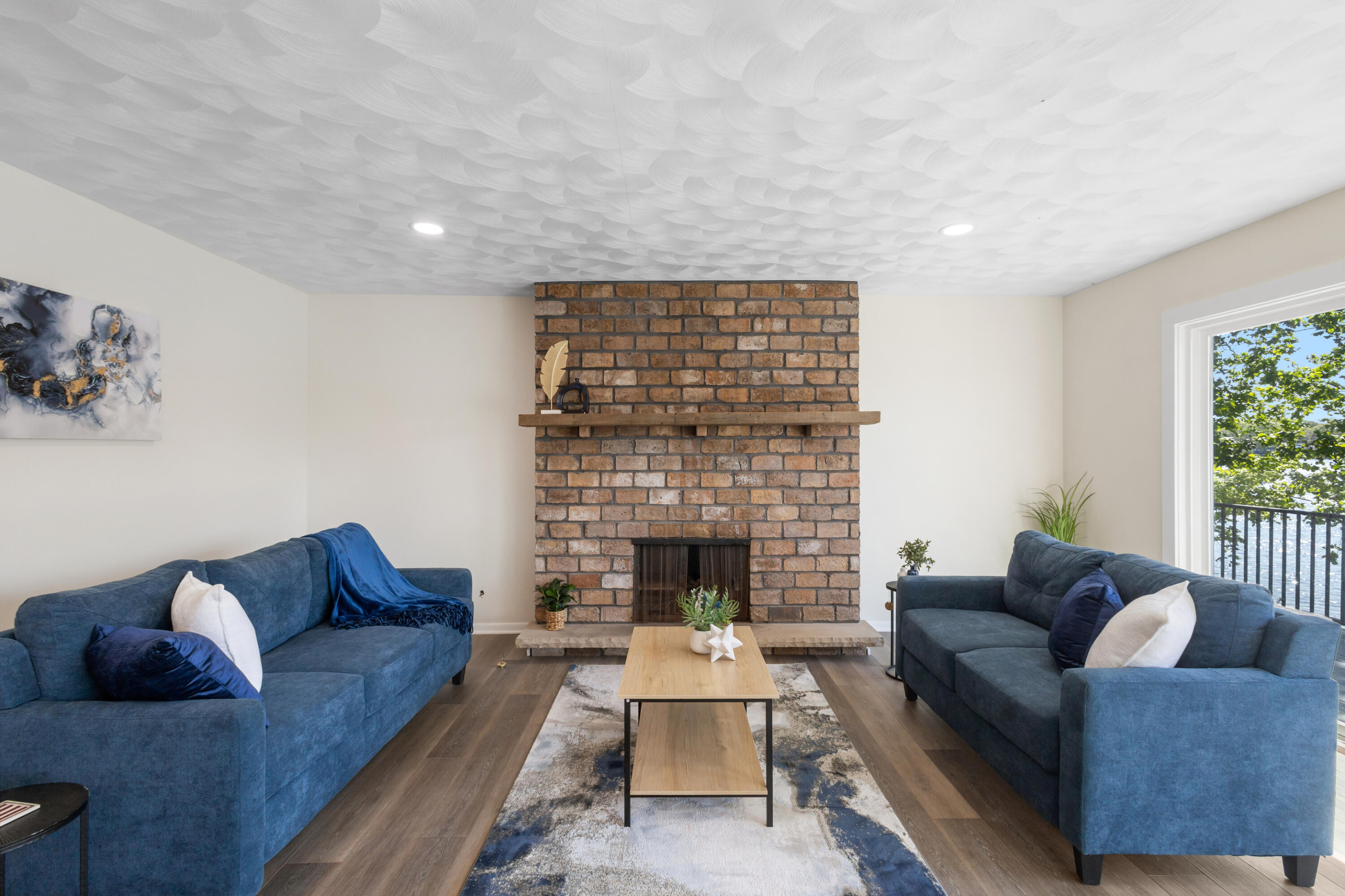 1304 N Eagle Lake Drive Kalamazoo MI 49009