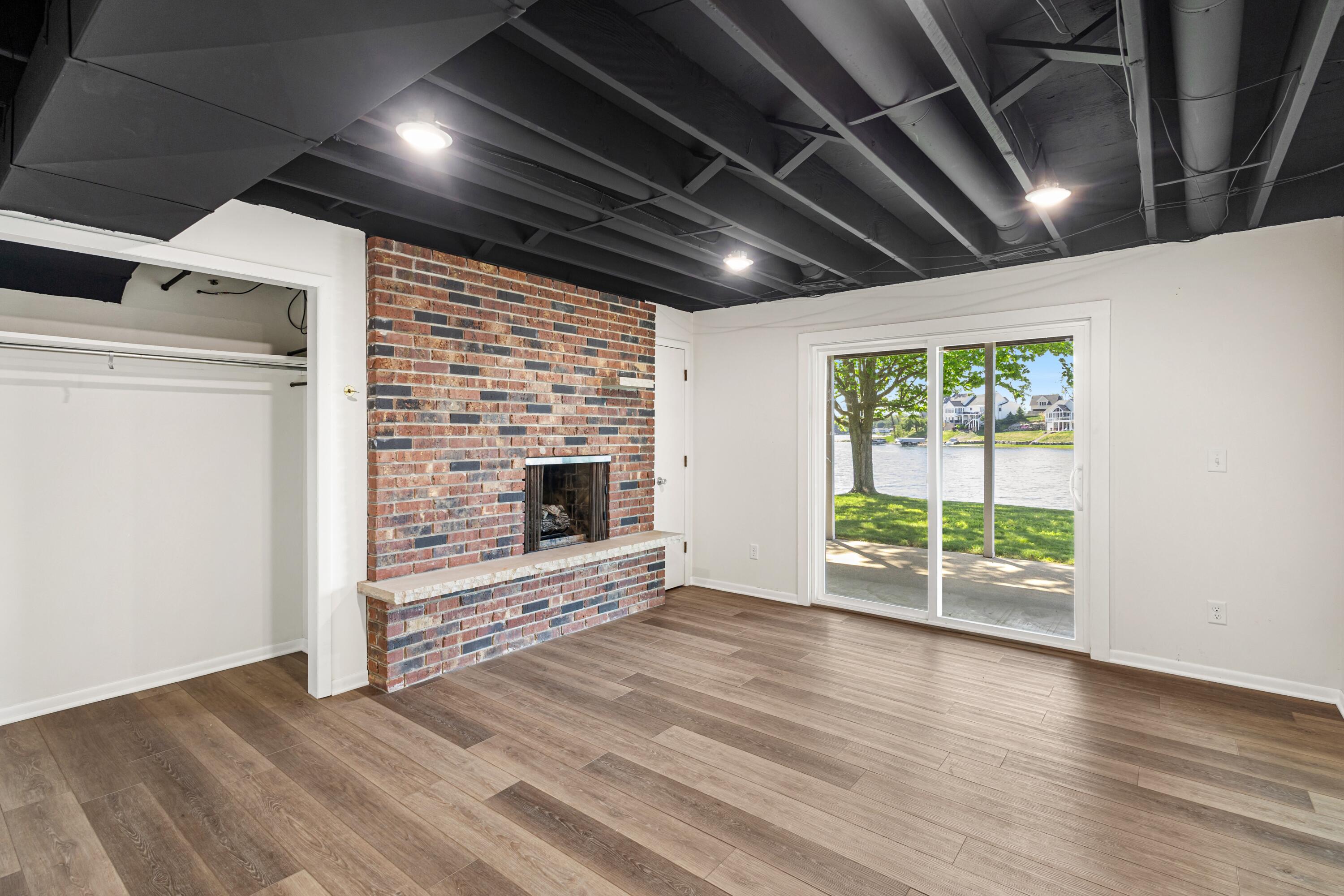 1304 N Eagle Lake Drive Kalamazoo MI 49009