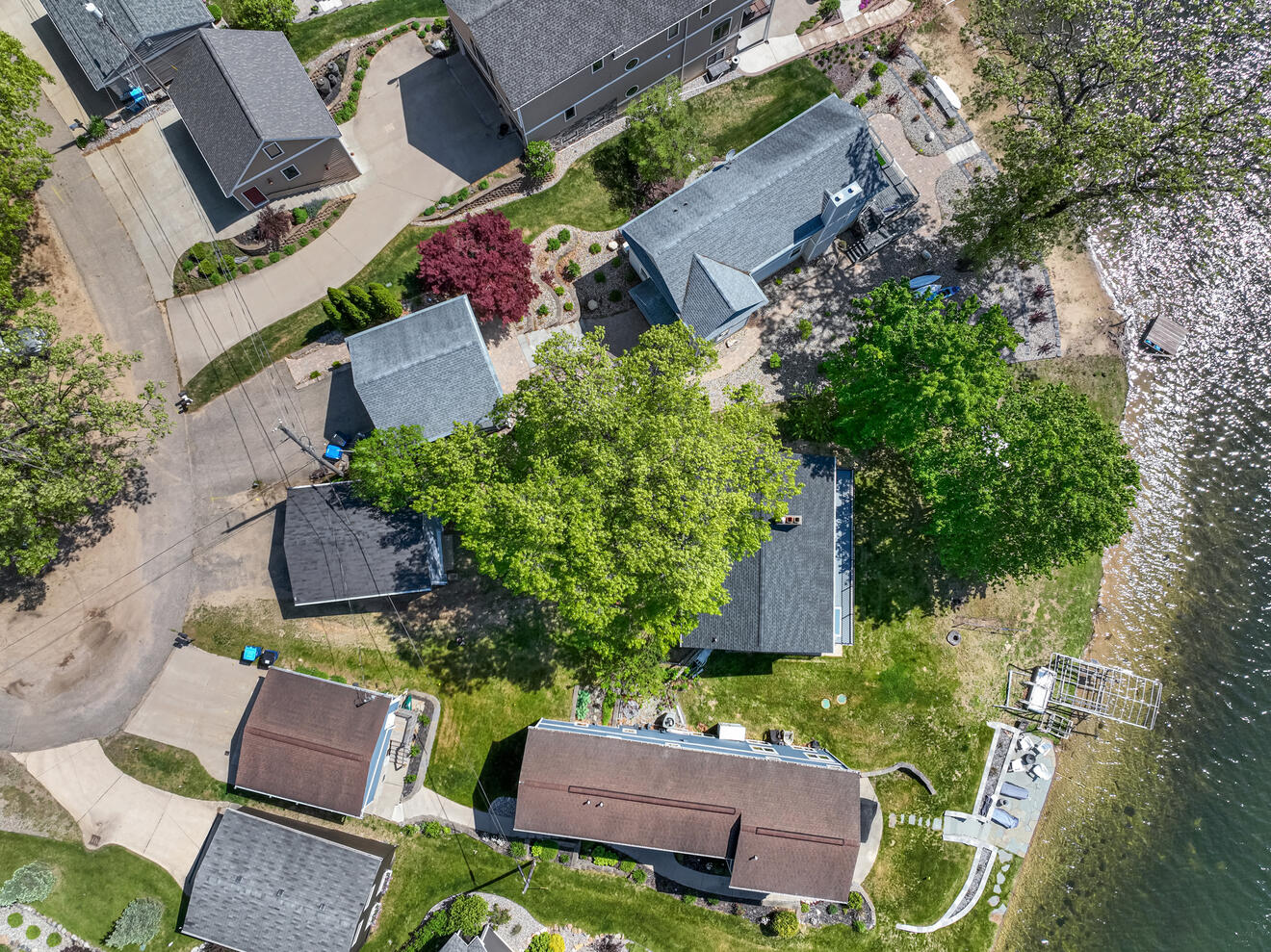 1304 N Eagle Lake Drive Kalamazoo MI 49009