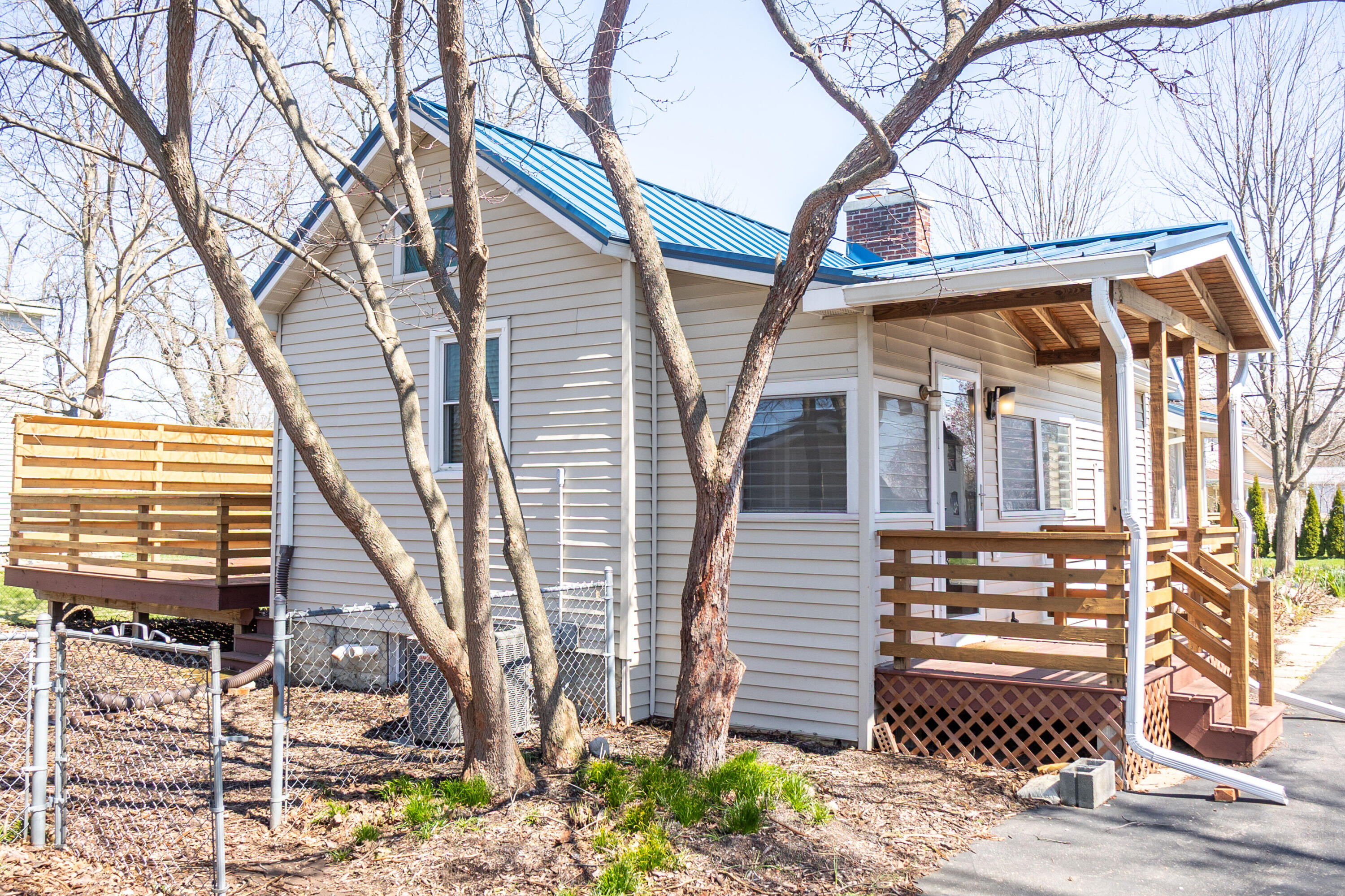 501 N Elm Street Three Oaks MI 49128