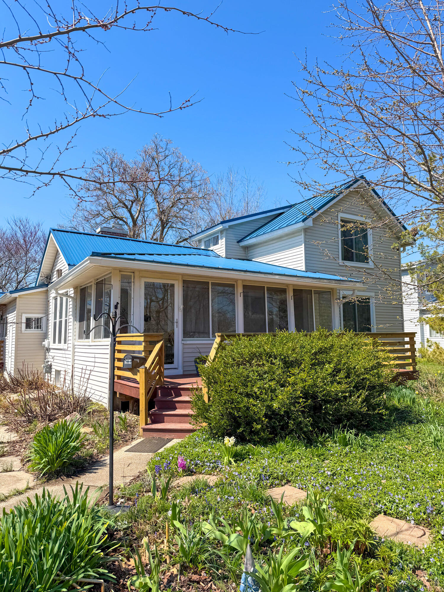 501 N Elm Street Three Oaks MI 49128