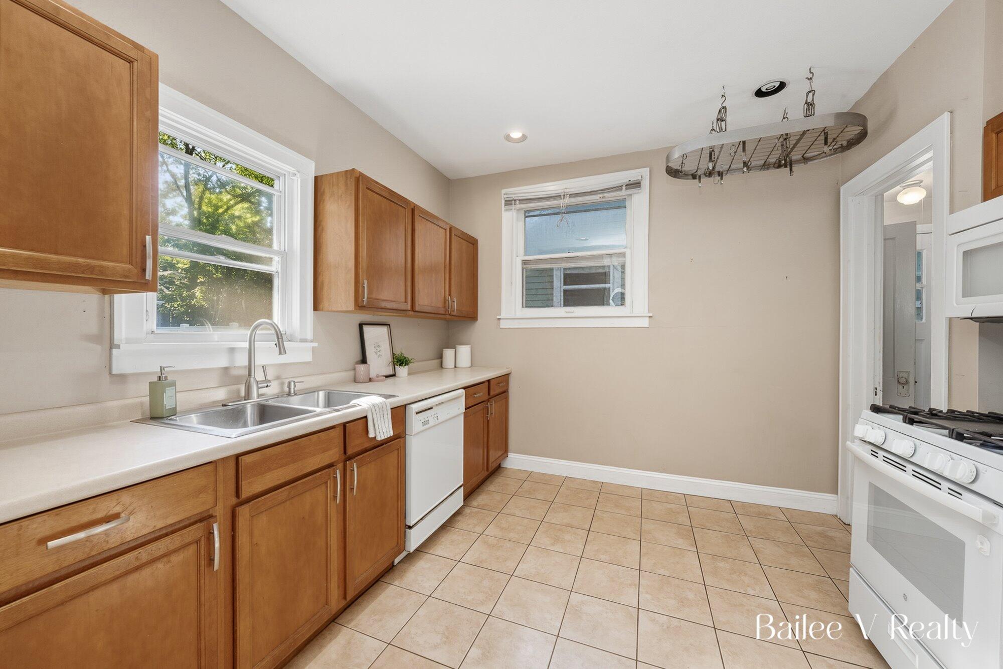910 Benjamin Avenue SE Grand Rapids MI 49506