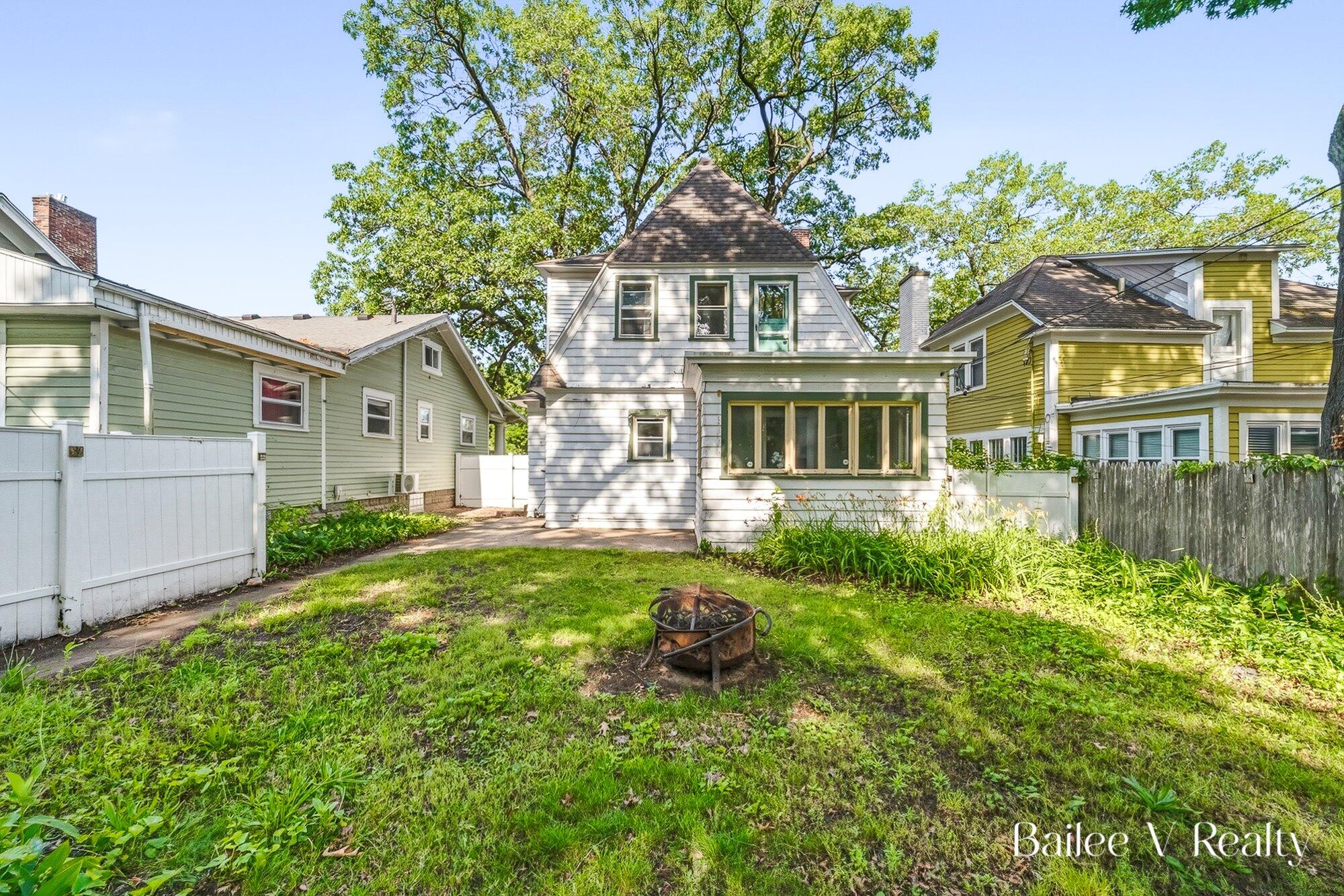 910 Benjamin Avenue SE Grand Rapids MI 49506