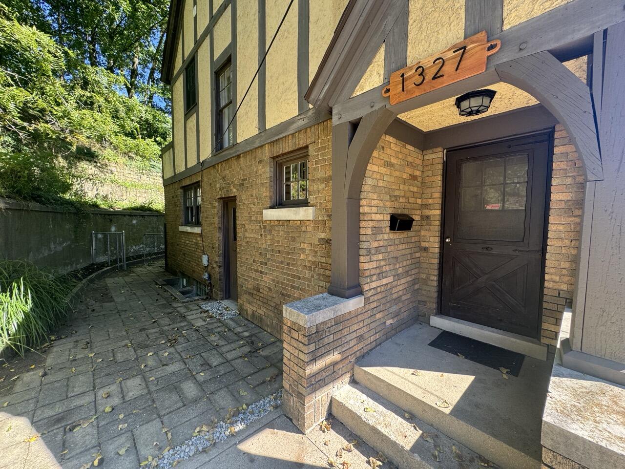 1327 Bridge Street NW Grand Rapids MI 49504