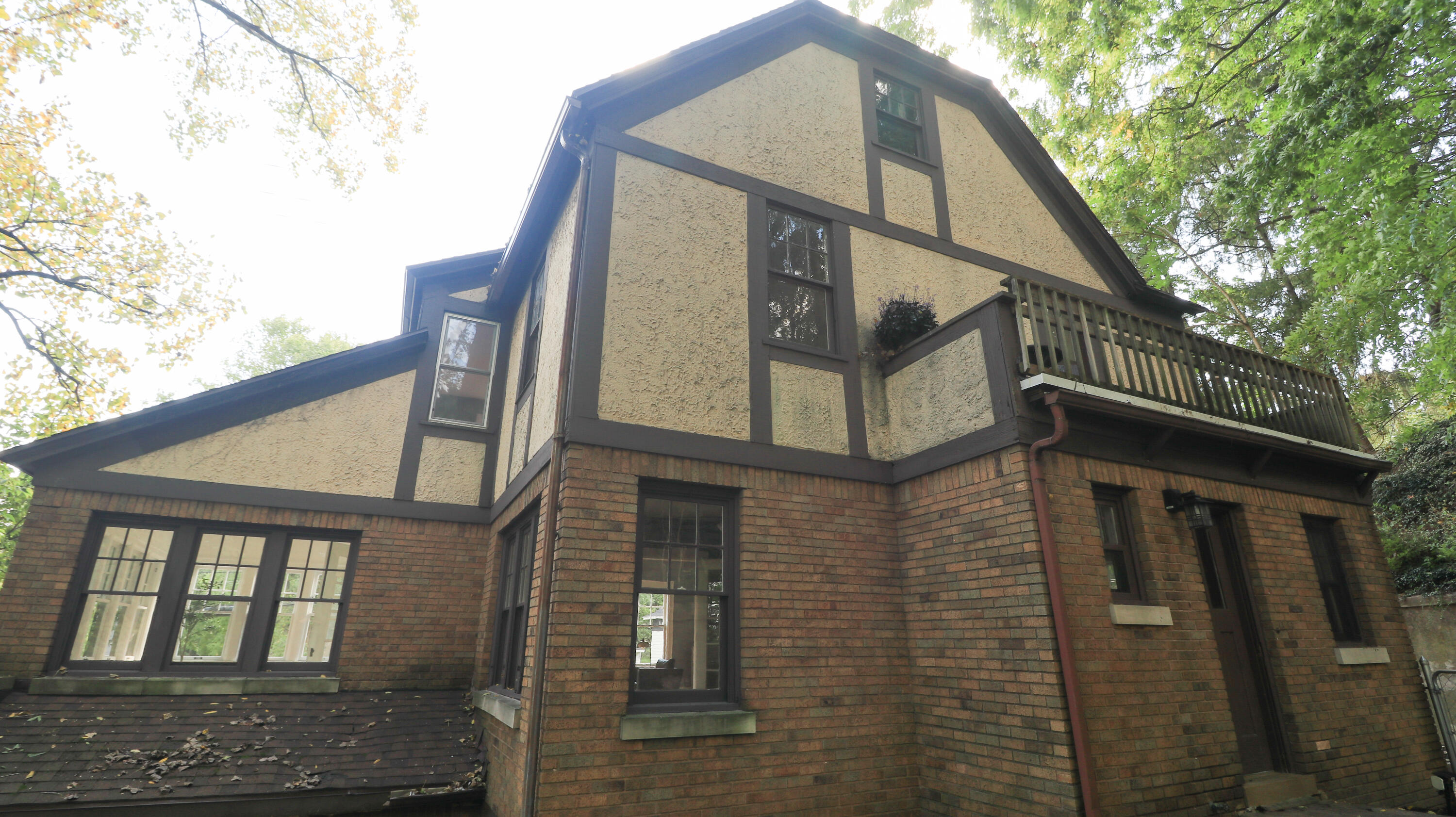 1327 Bridge Street NW Grand Rapids MI 49504