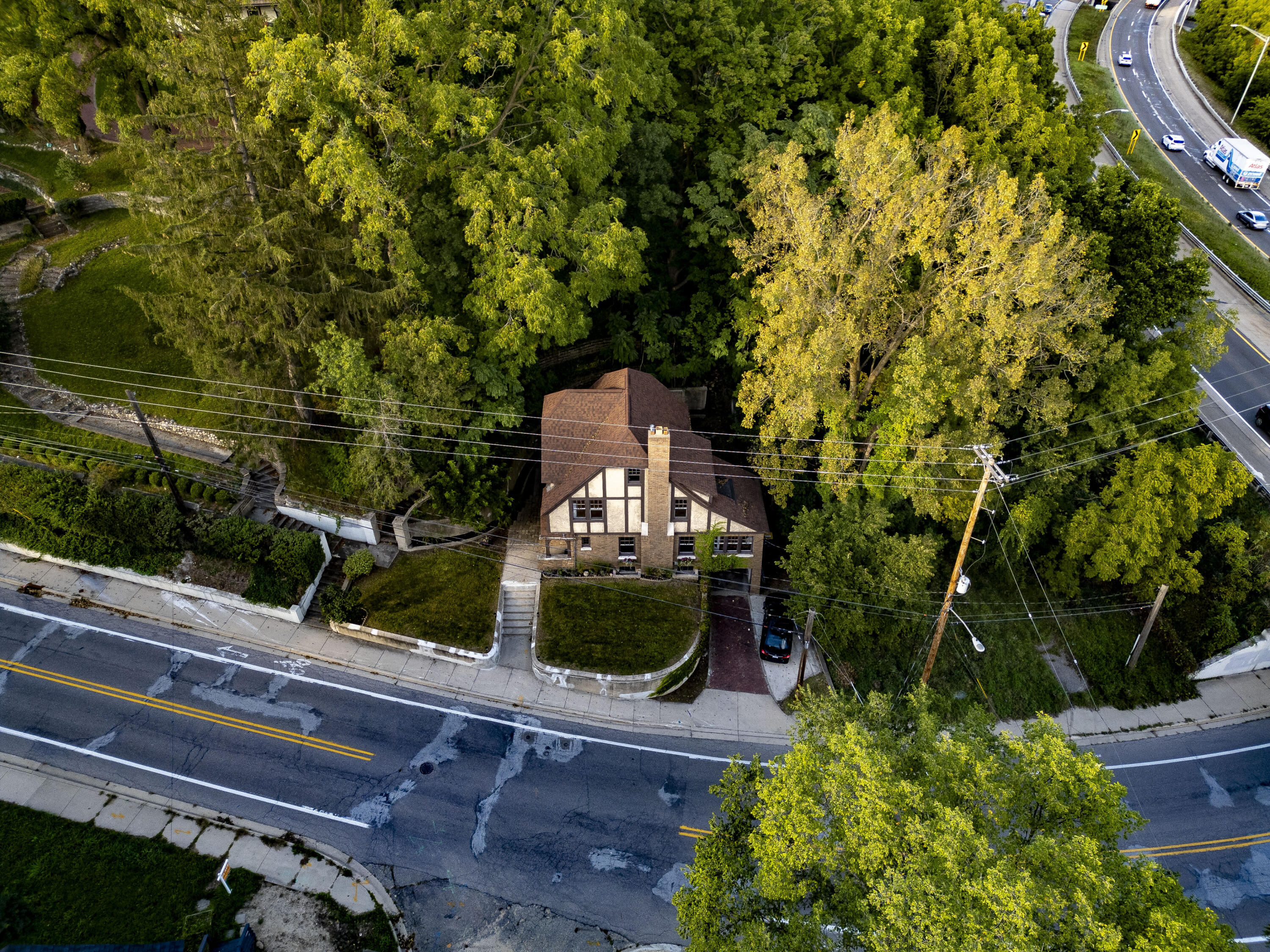1327 Bridge Street NW Grand Rapids MI 49504