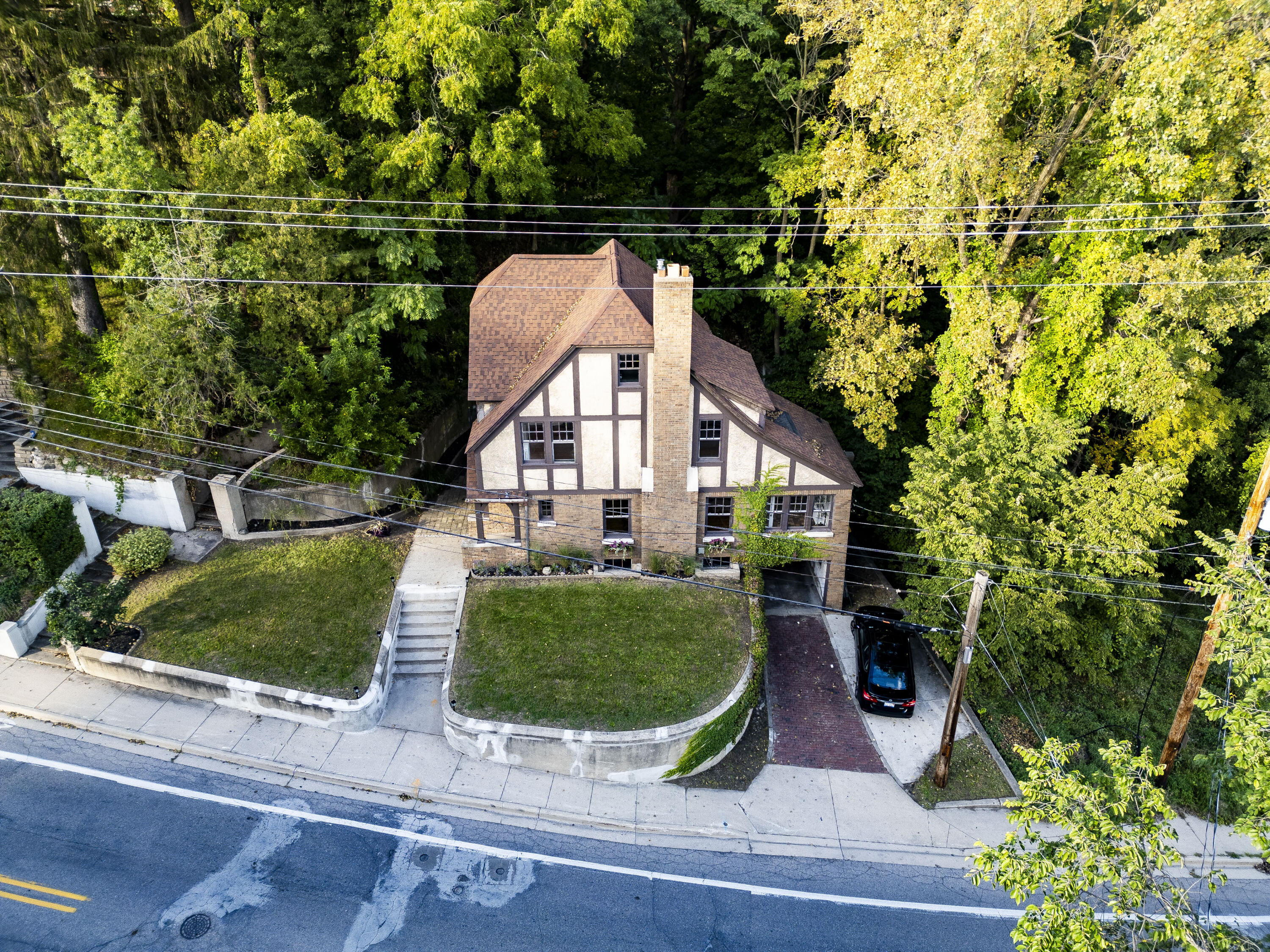 1327 Bridge Street NW Grand Rapids MI 49504