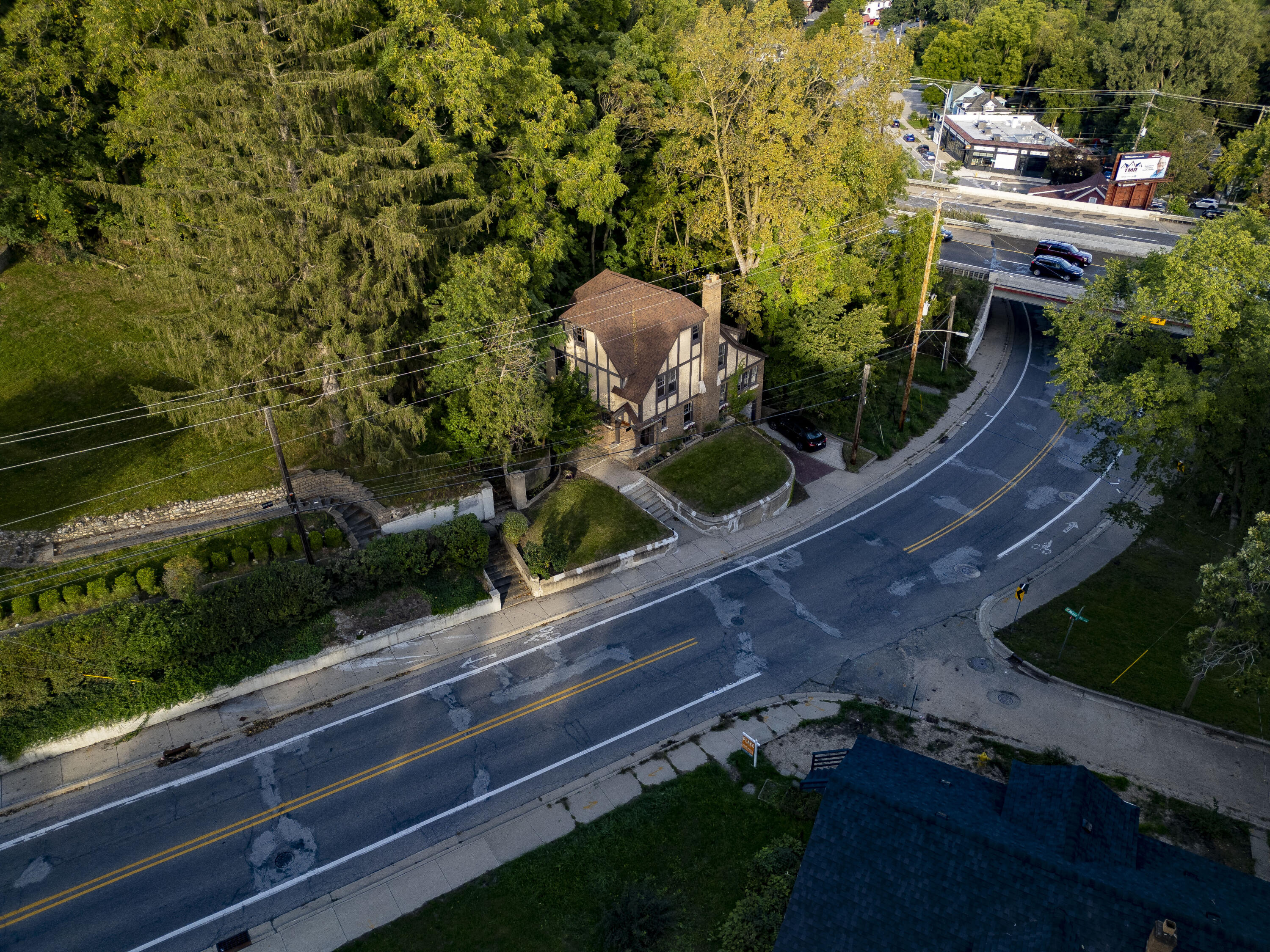1327 Bridge Street NW Grand Rapids MI 49504