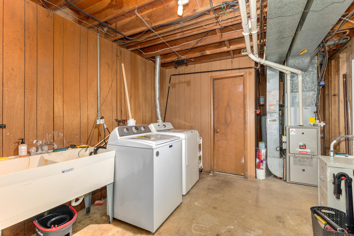 1133 Dick Avenue NW Grand Rapids MI 49504