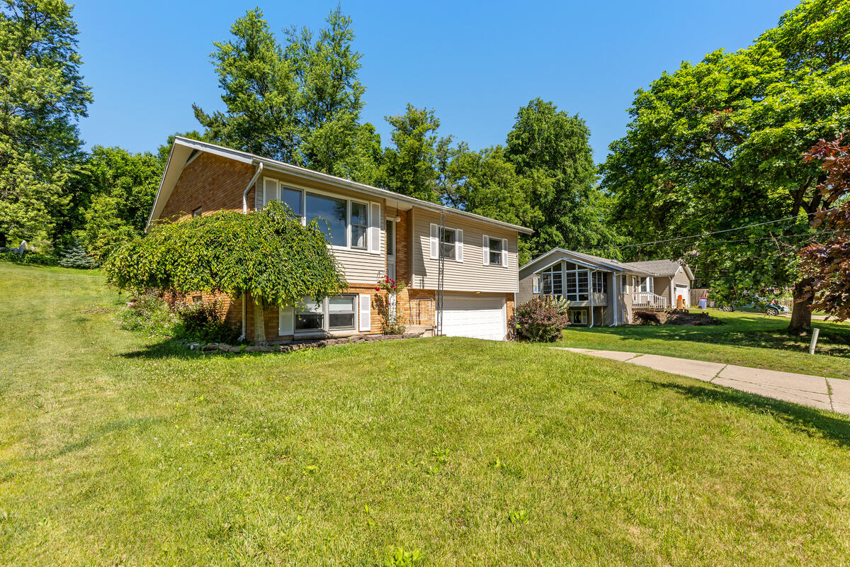 1133 Dick Avenue NW Grand Rapids MI 49504