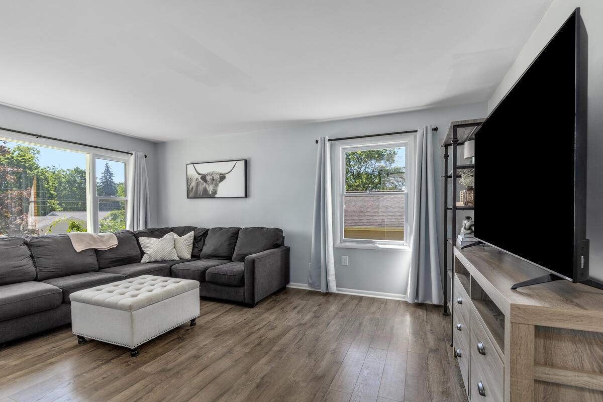 1133 Dick Avenue NW Grand Rapids MI 49504
