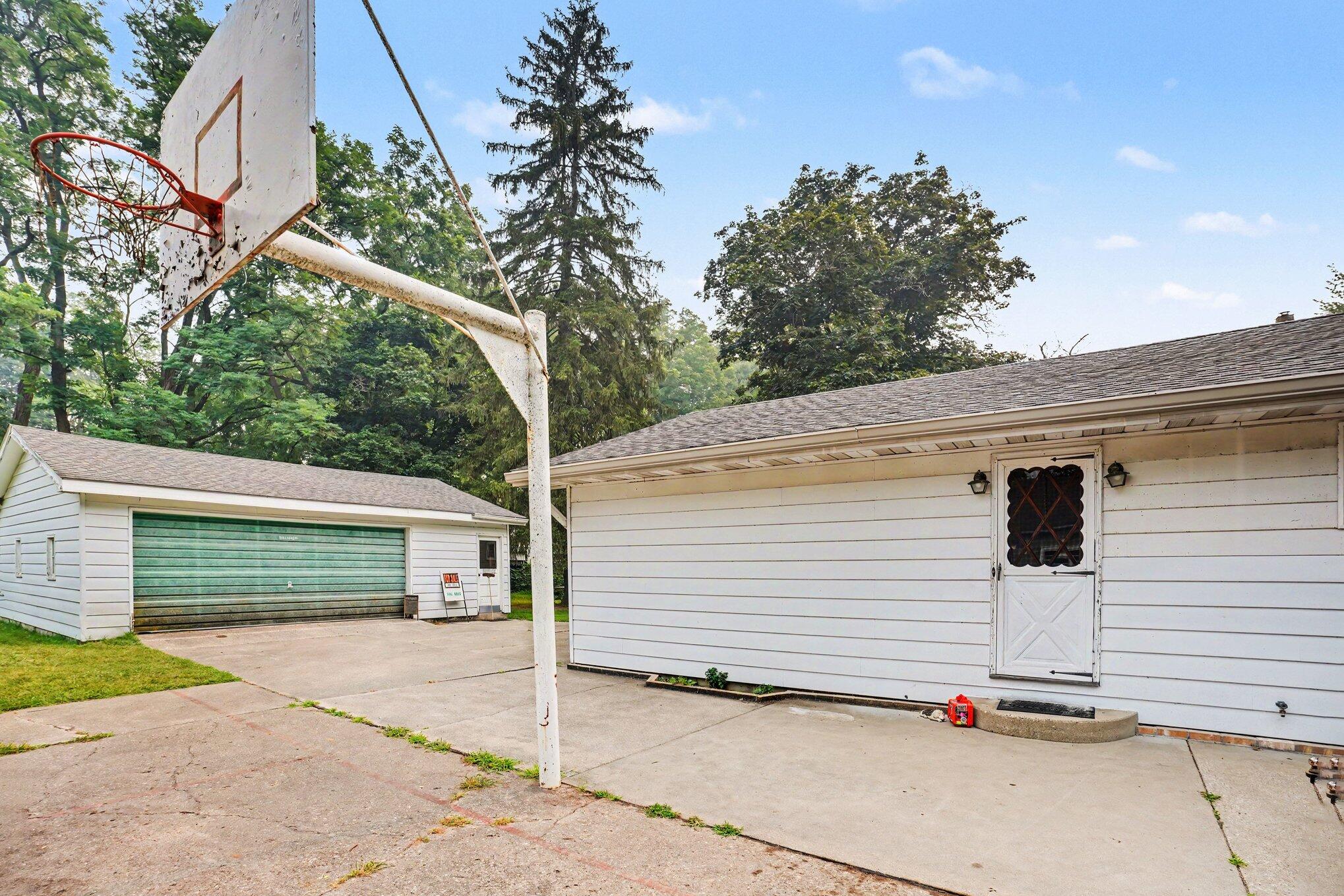 236 Cora Street Allegan MI 49010