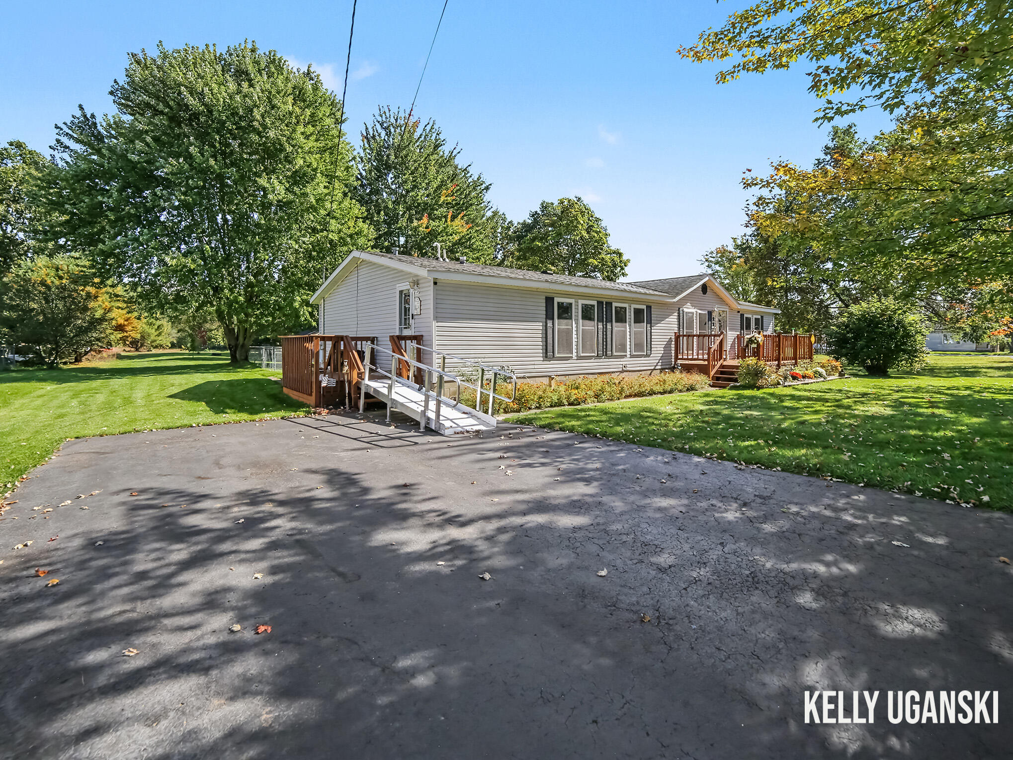 880 S Wolf Lake Road Muskegon MI 49442