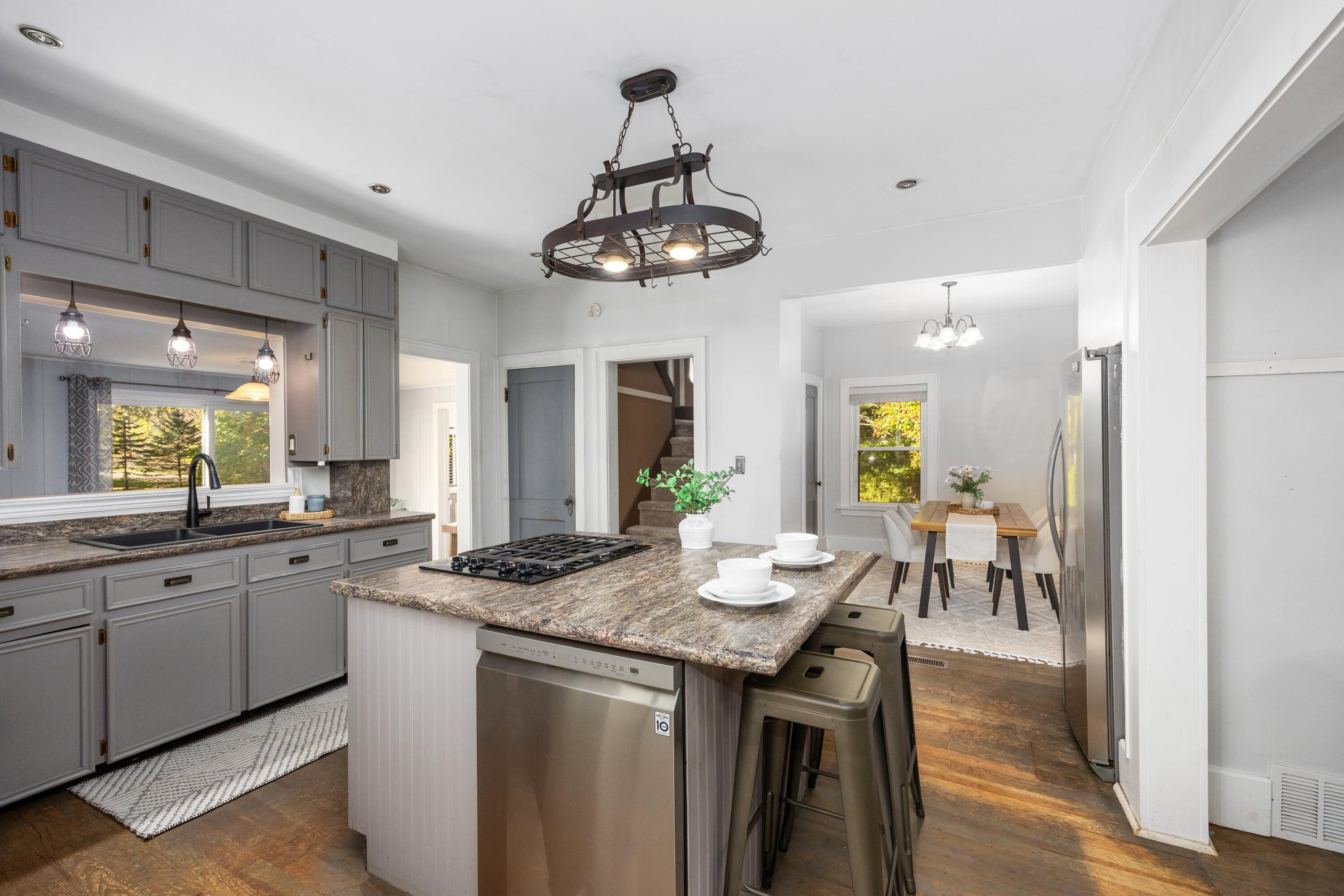1633 Kinney Avenue NW Grand Rapids MI 49534