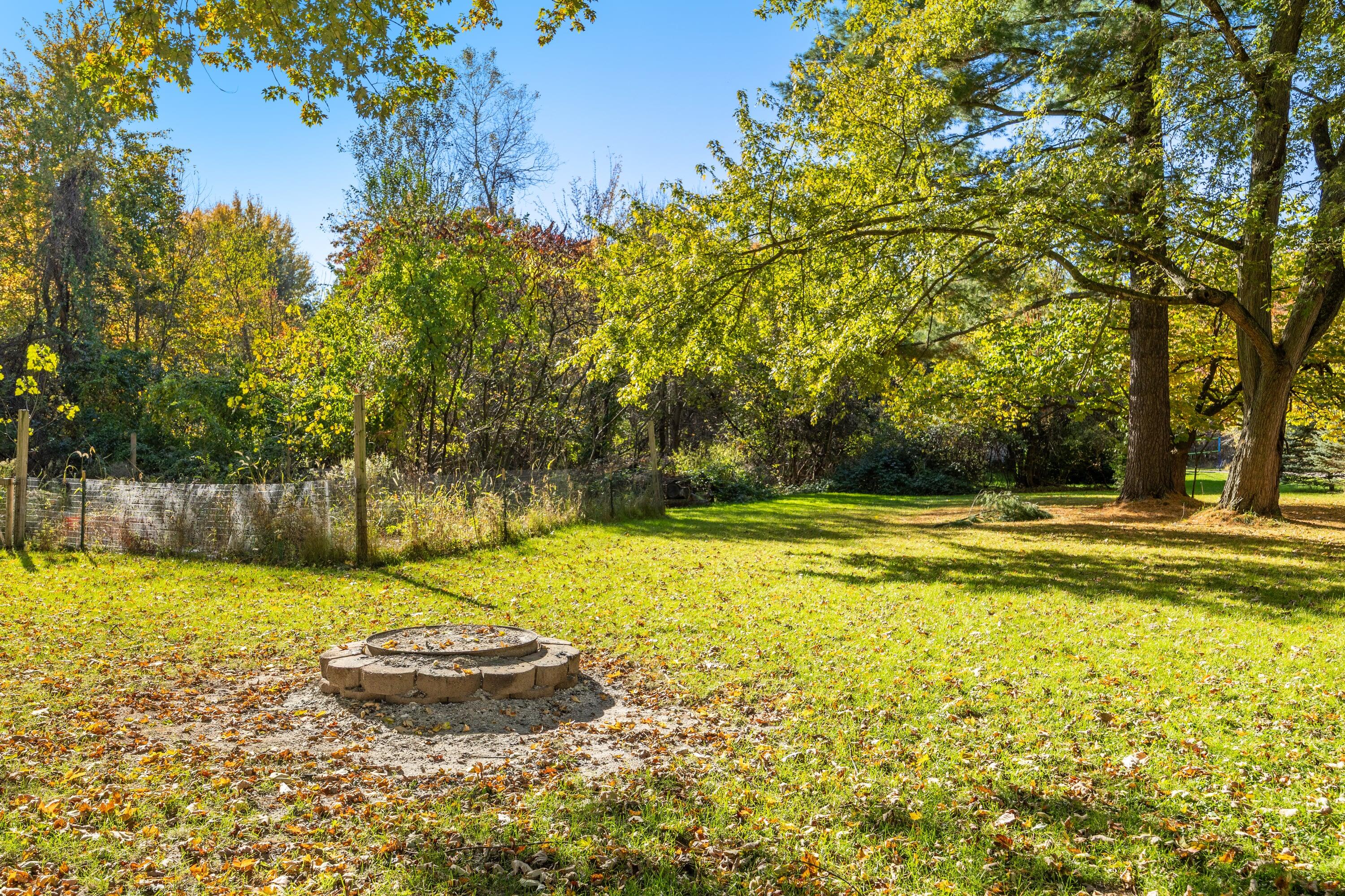 1633 Kinney Avenue NW Grand Rapids MI 49534