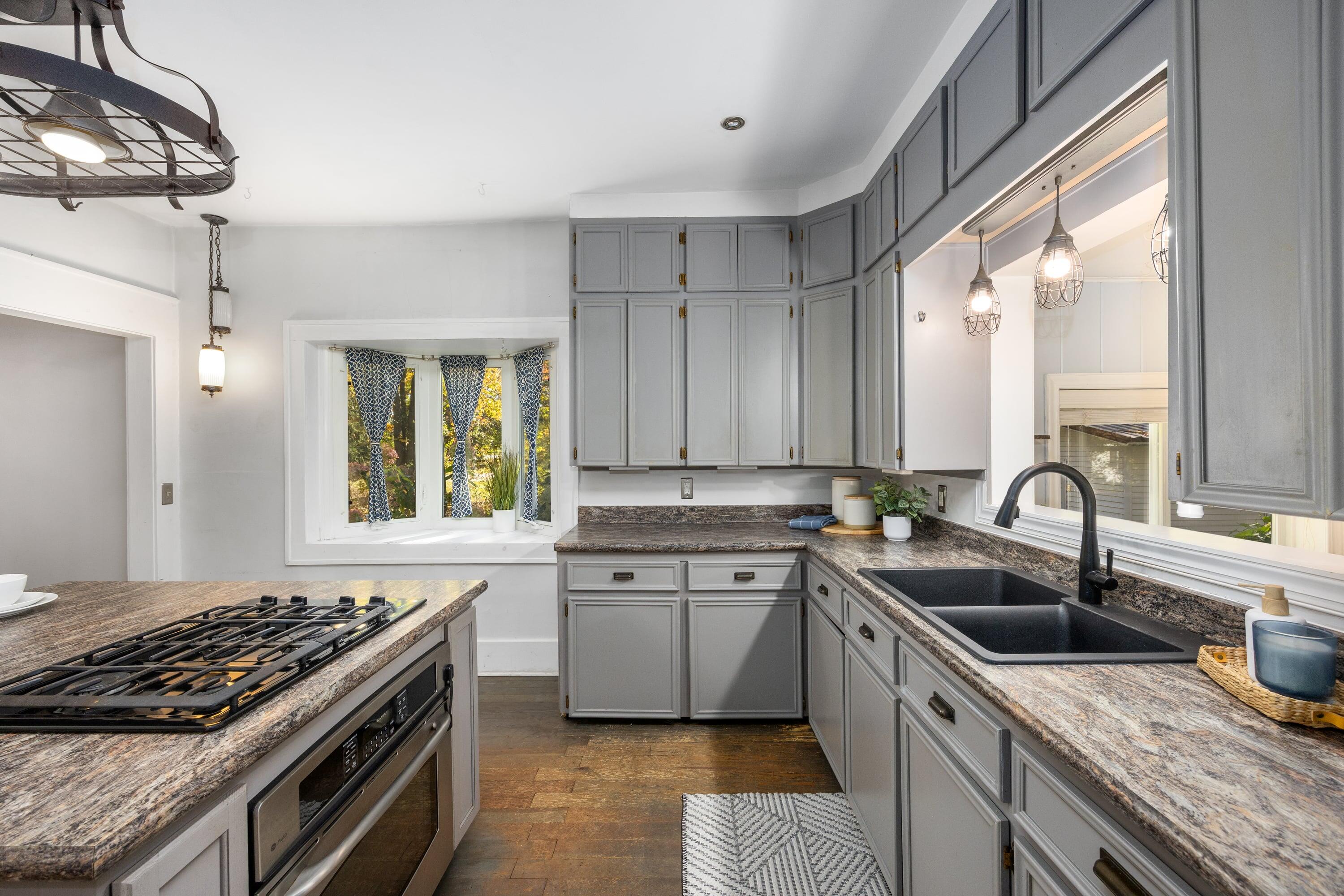 1633 Kinney Avenue NW Grand Rapids MI 49534