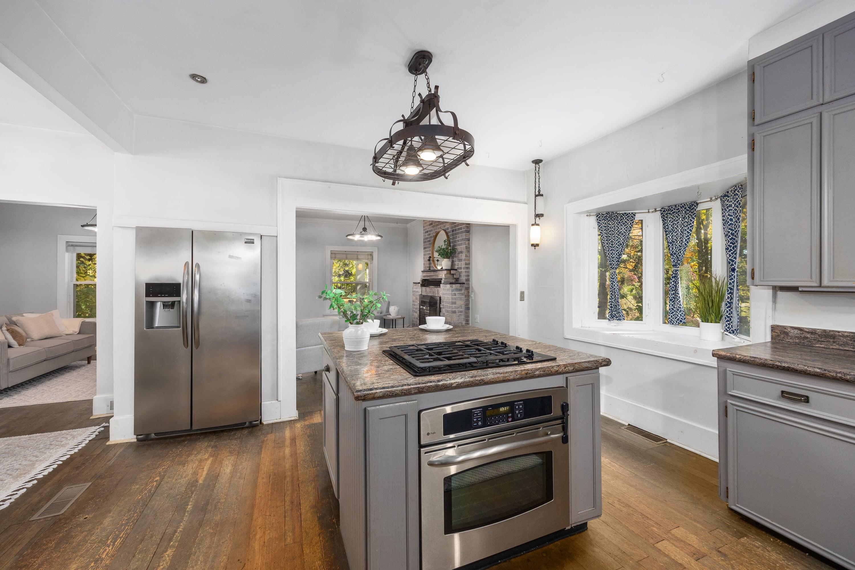 1633 Kinney Avenue NW Grand Rapids MI 49534