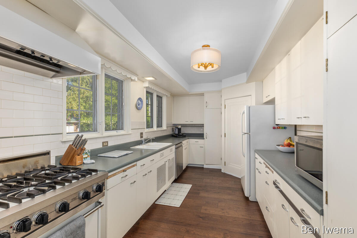 610 Locust Avenue SE Grand Rapids MI 49506