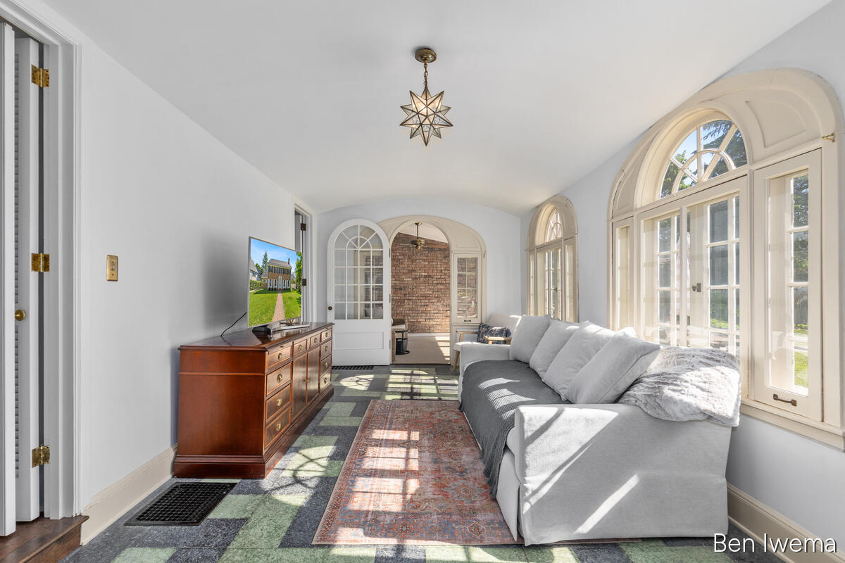 610 Locust Avenue SE Grand Rapids MI 49506