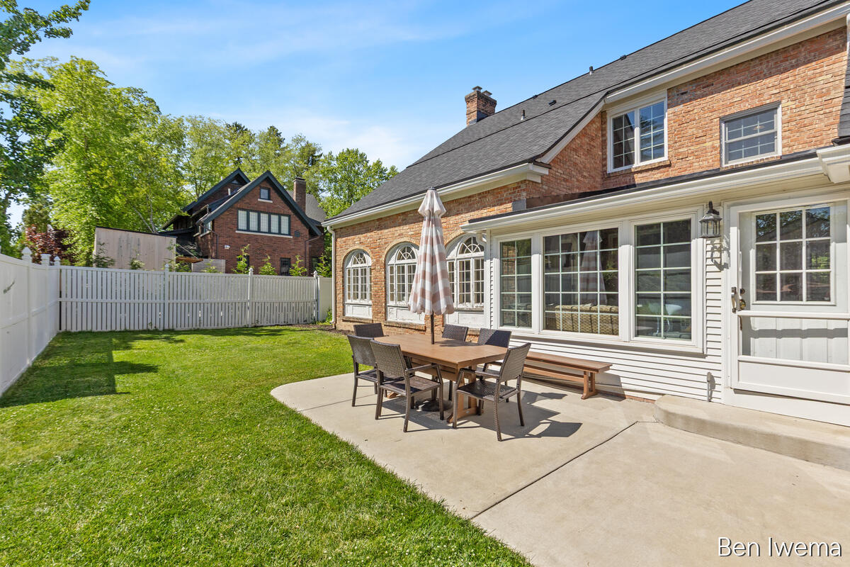 610 Locust Avenue SE Grand Rapids MI 49506