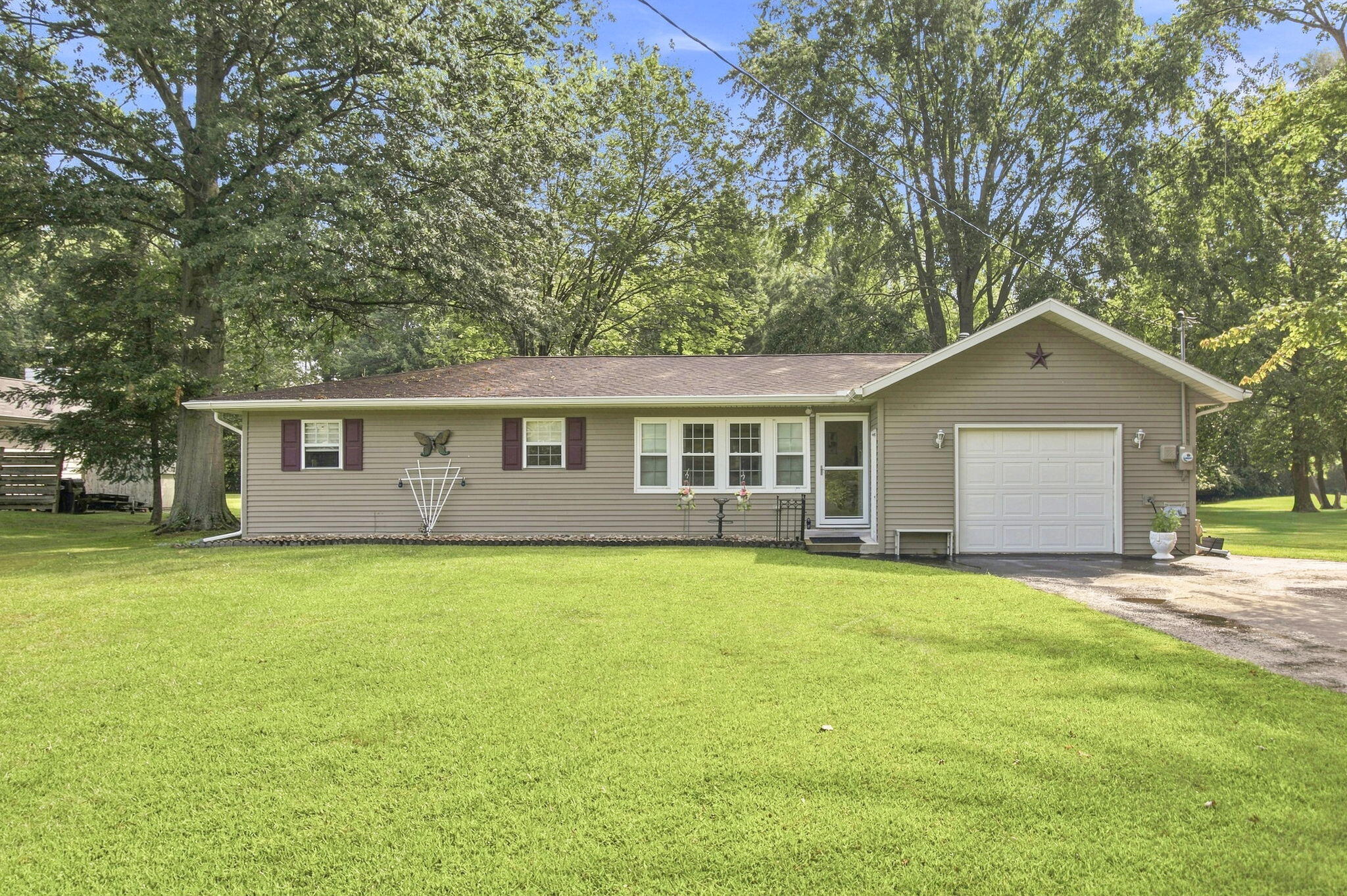 5609 Johnson Road Coloma MI 49038