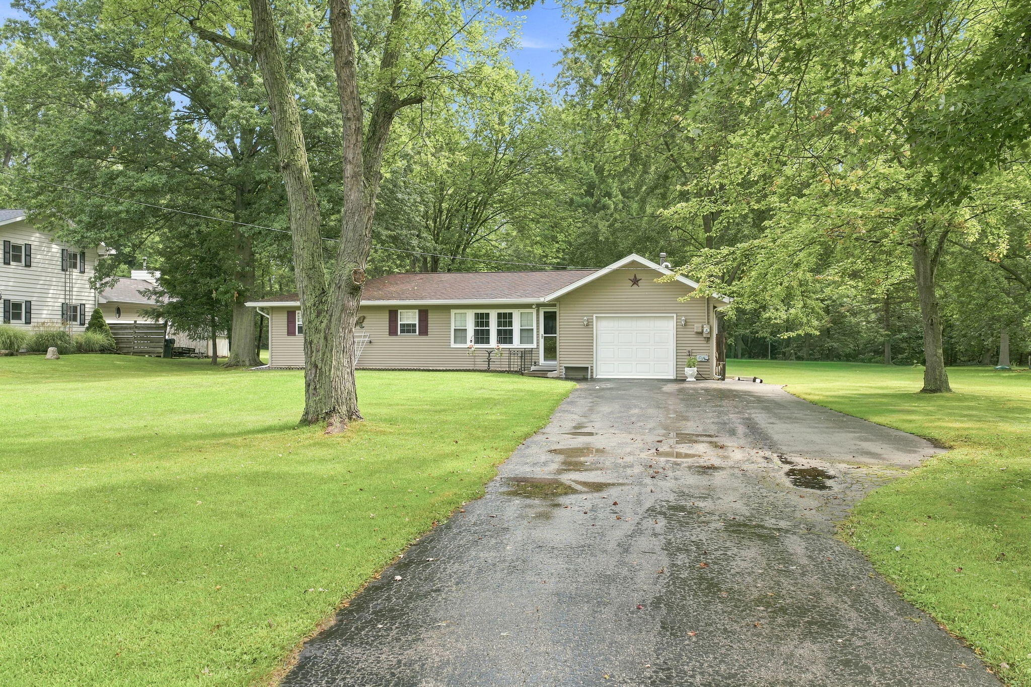 5609 Johnson Road Coloma MI 49038