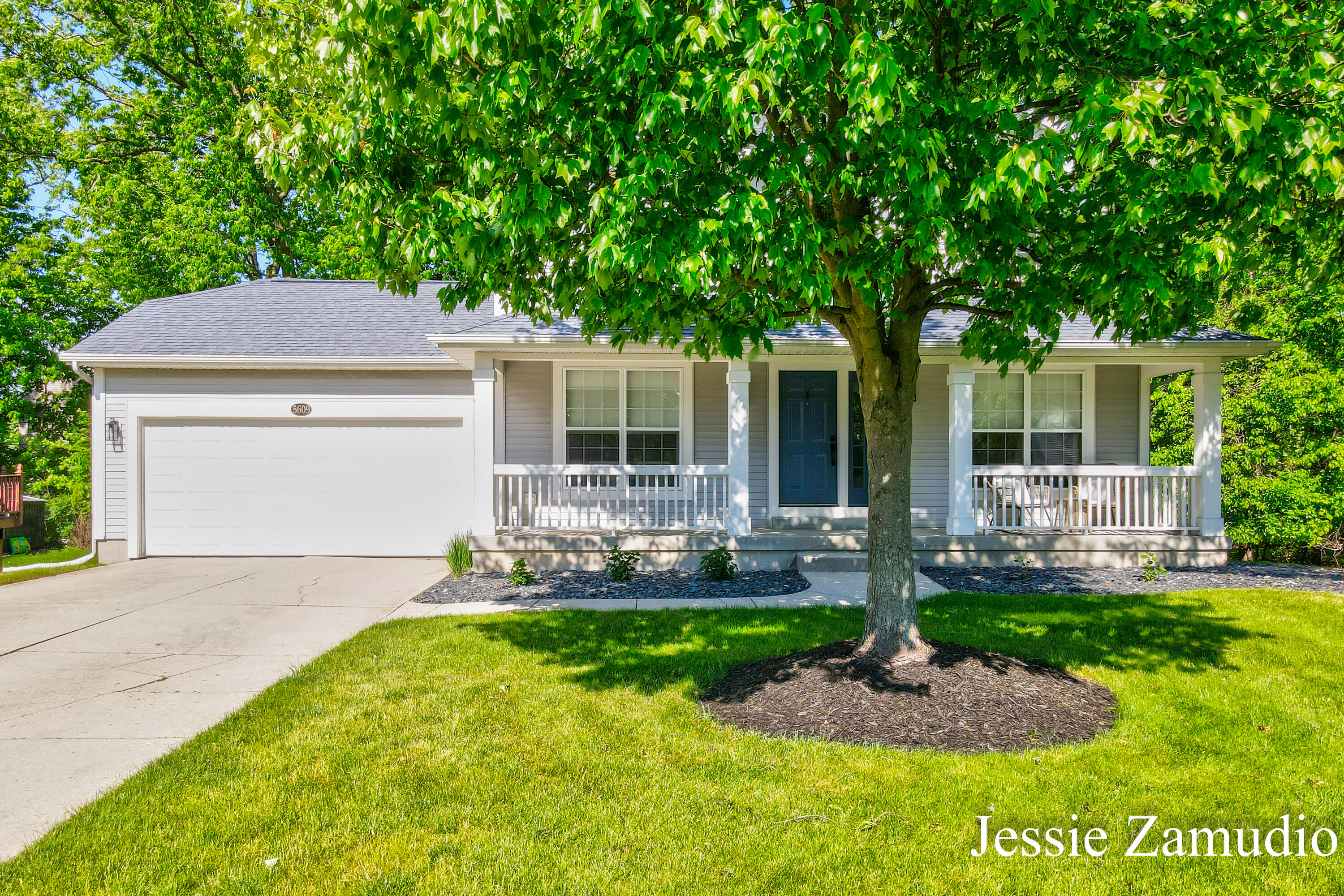 5609 E Grove Drive SE Grand Rapids MI 49512