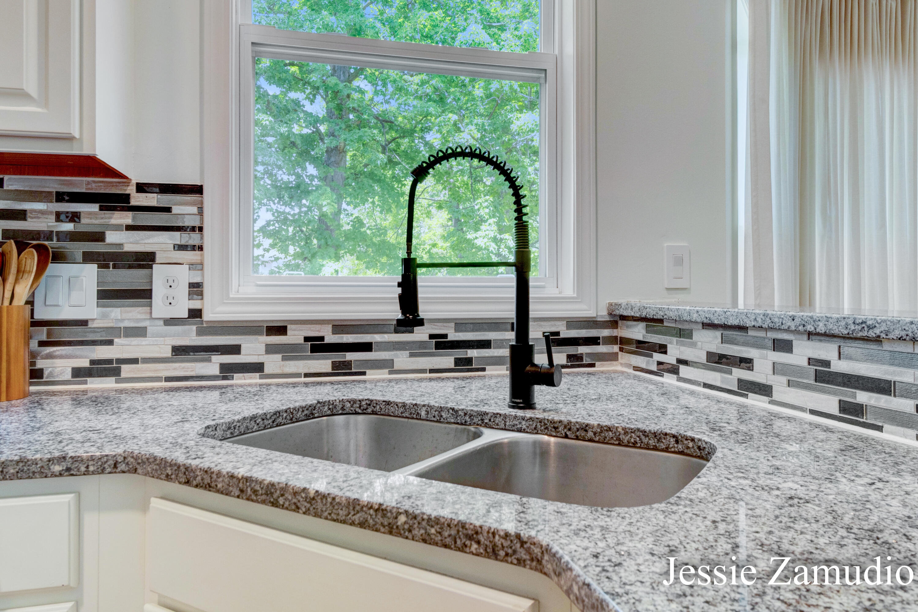 5609 E Grove Drive SE Grand Rapids MI 49512