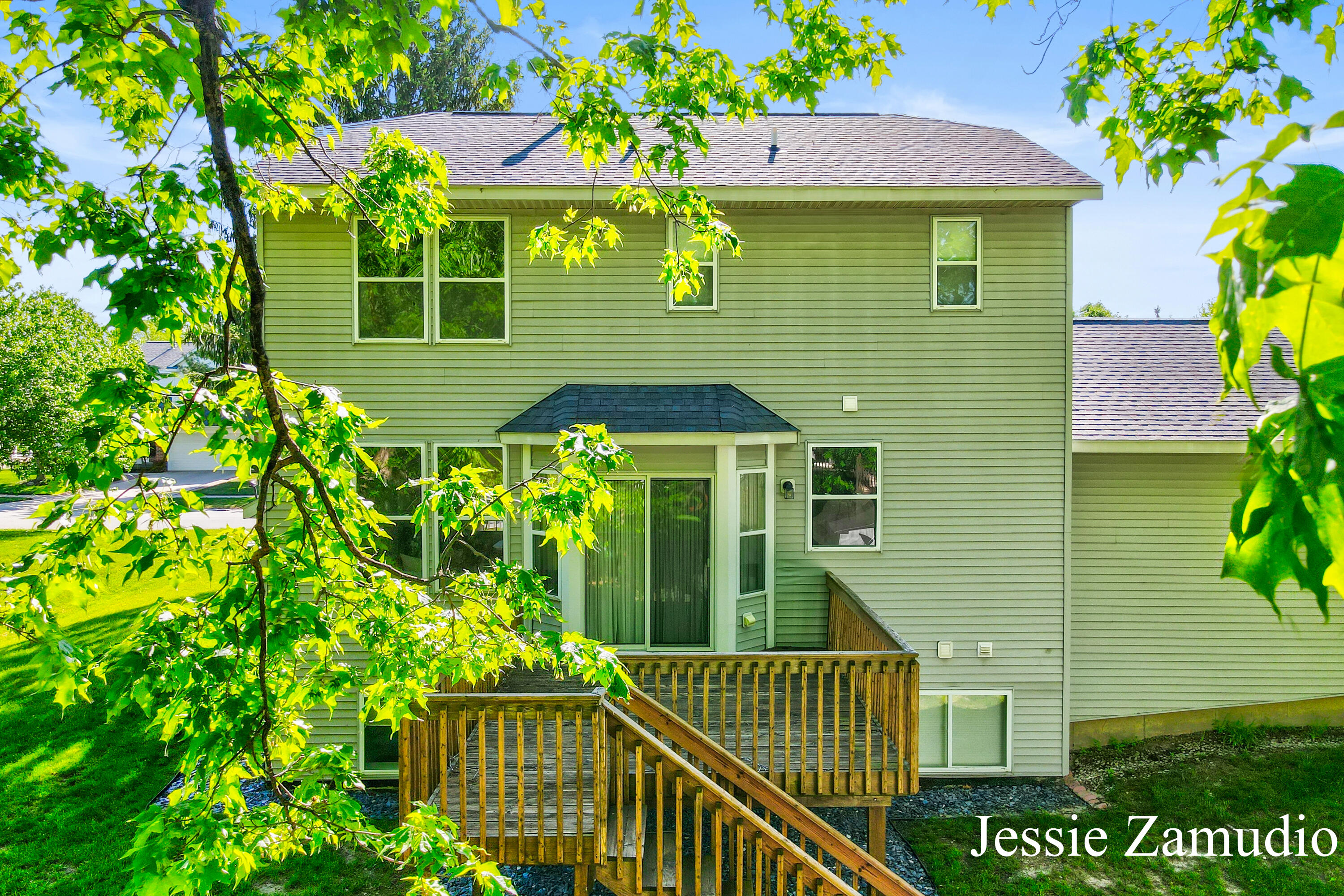 5609 E Grove Drive SE Grand Rapids MI 49512