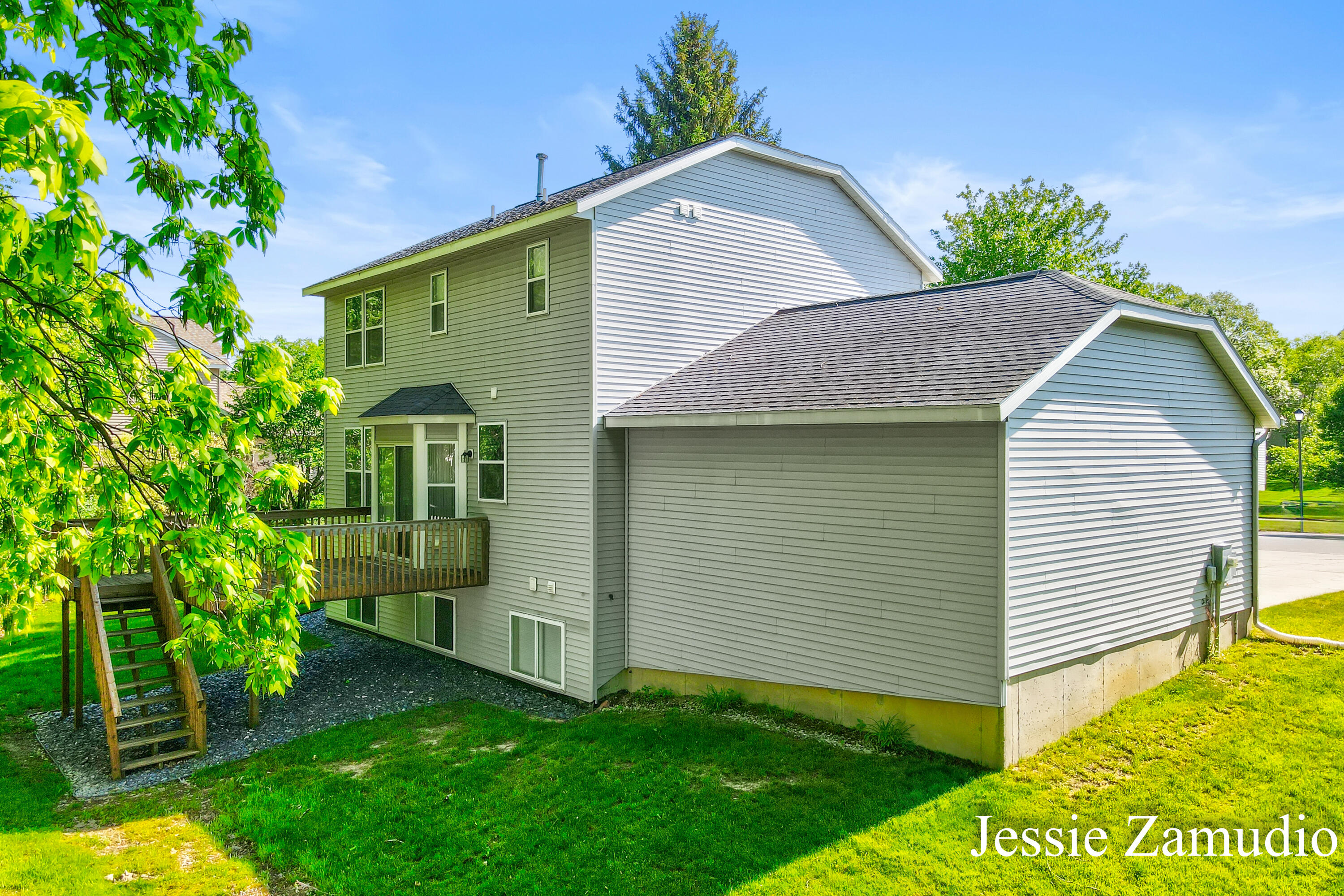 5609 E Grove Drive SE Grand Rapids MI 49512
